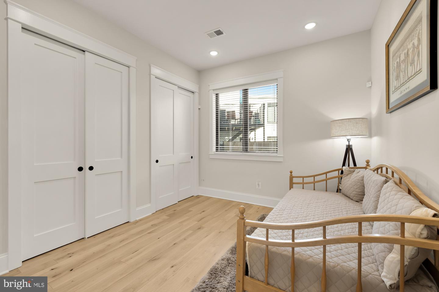 217 16TH ST NE #1, WASHINGTON, District Of Columbia 20002, 2 Bedrooms Bedrooms, ,2 BathroomsBathrooms,Residential,For sale,217 16TH ST NE #1,DCDC2224756 MLS # DCDC2224756
