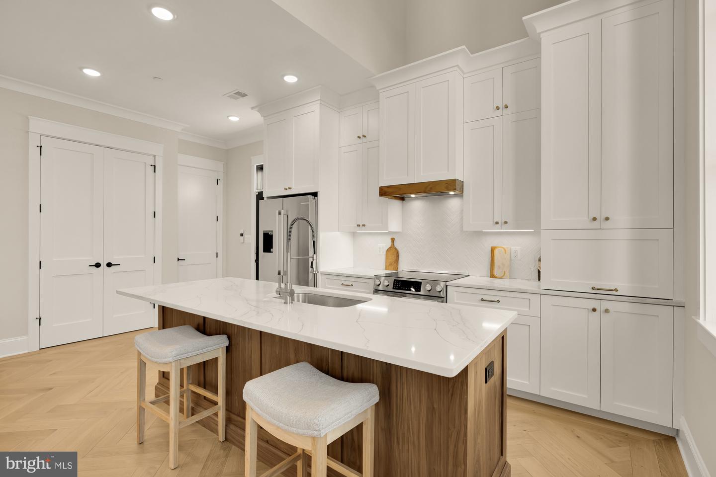 217 16TH ST NE #1, WASHINGTON, District Of Columbia 20002, 2 Bedrooms Bedrooms, ,2 BathroomsBathrooms,Residential,For sale,217 16TH ST NE #1,DCDC2224756 MLS # DCDC2224756