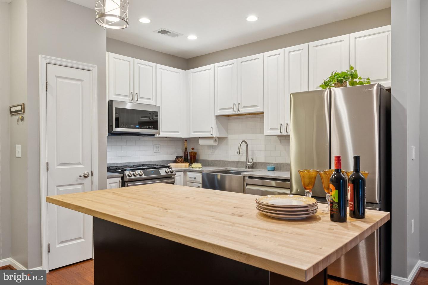 2665 PROSPERITY AVE #111, FAIRFAX, Virginia 22031, 2 Bedrooms Bedrooms, ,2 BathroomsBathrooms,Residential,For sale,2665 PROSPERITY AVE #111,VAFX2269930 MLS # VAFX2269930