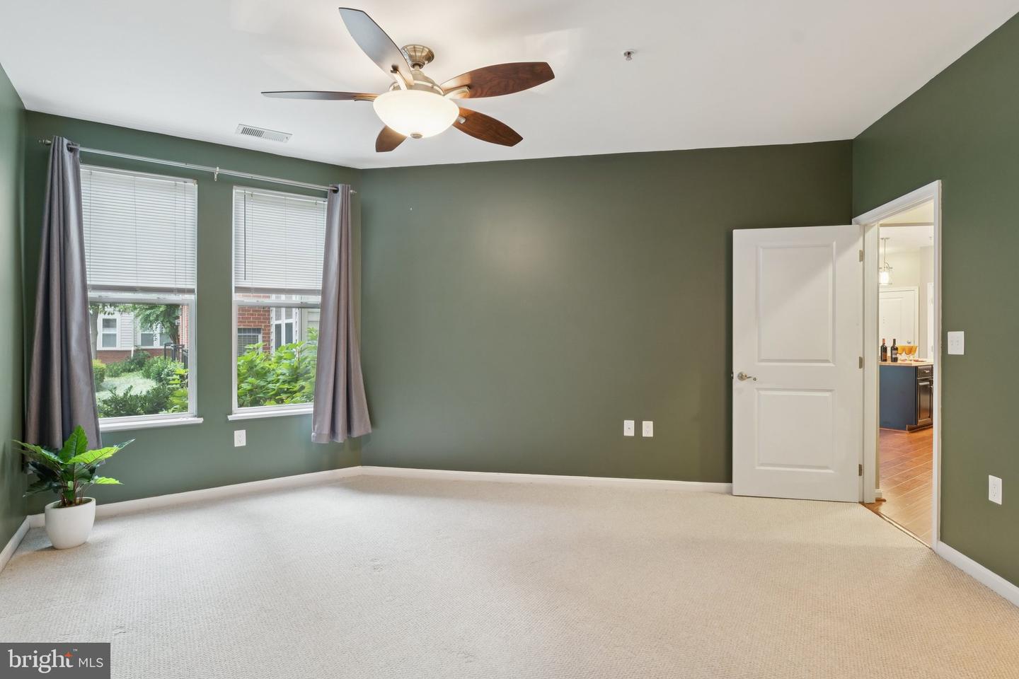 2665 PROSPERITY AVE #111, FAIRFAX, Virginia 22031, 2 Bedrooms Bedrooms, ,2 BathroomsBathrooms,Residential,For sale,2665 PROSPERITY AVE #111,VAFX2269930 MLS # VAFX2269930
