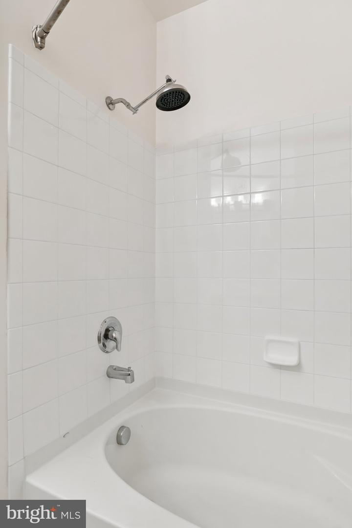 2665 PROSPERITY AVE #111, FAIRFAX, Virginia 22031, 2 Bedrooms Bedrooms, ,2 BathroomsBathrooms,Residential,For sale,2665 PROSPERITY AVE #111,VAFX2269930 MLS # VAFX2269930