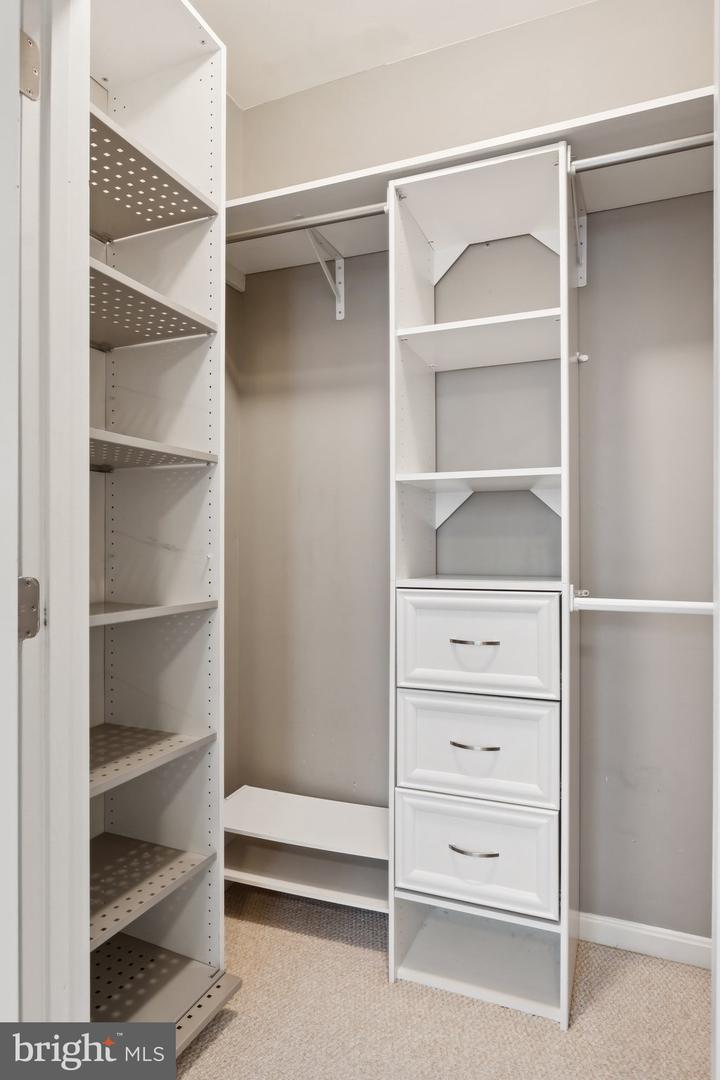 2665 PROSPERITY AVE #111, FAIRFAX, Virginia 22031, 2 Bedrooms Bedrooms, ,2 BathroomsBathrooms,Residential,For sale,2665 PROSPERITY AVE #111,VAFX2269930 MLS # VAFX2269930