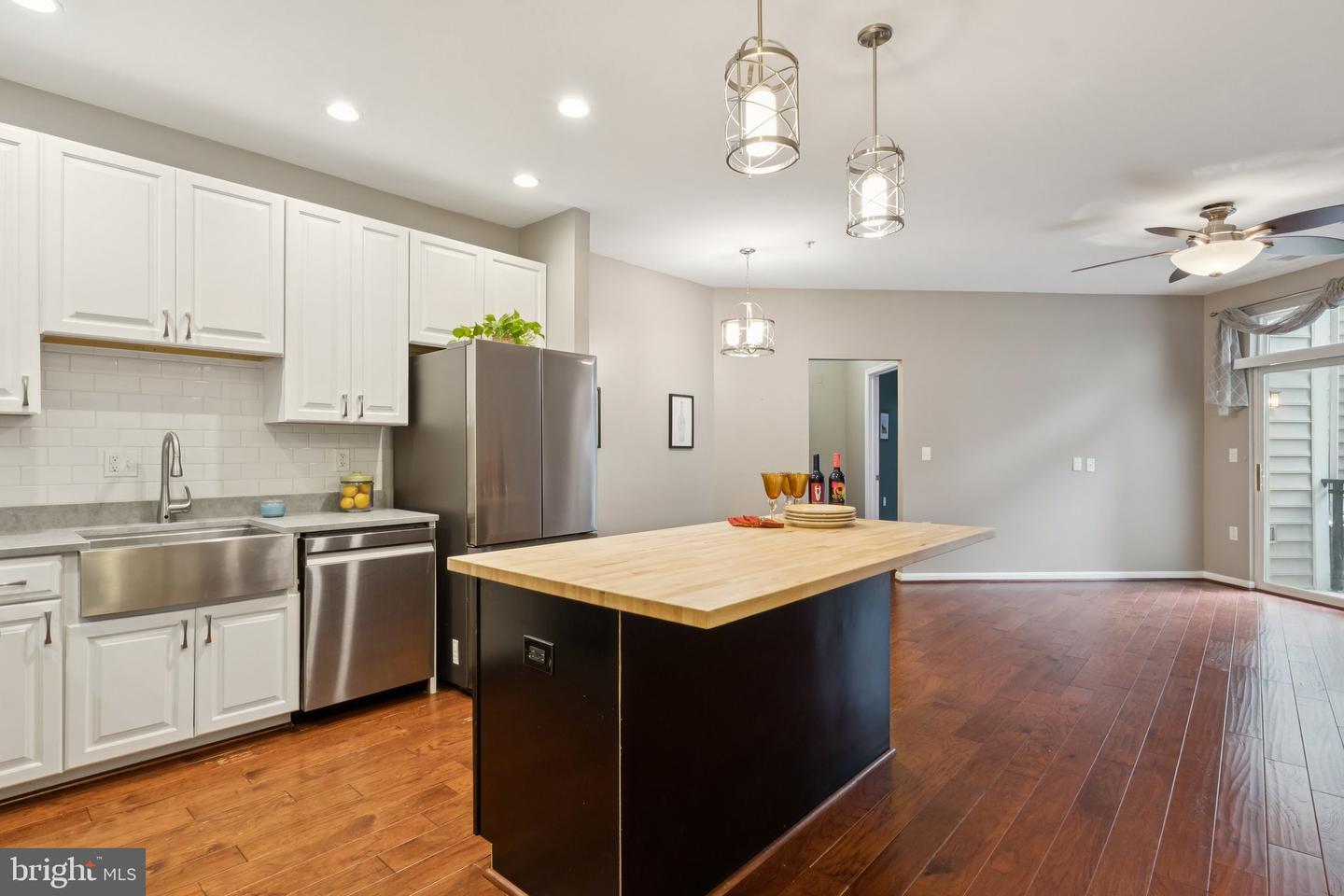 2665 PROSPERITY AVE #111, FAIRFAX, Virginia 22031, 2 Bedrooms Bedrooms, ,2 BathroomsBathrooms,Residential,For sale,2665 PROSPERITY AVE #111,VAFX2269930 MLS # VAFX2269930