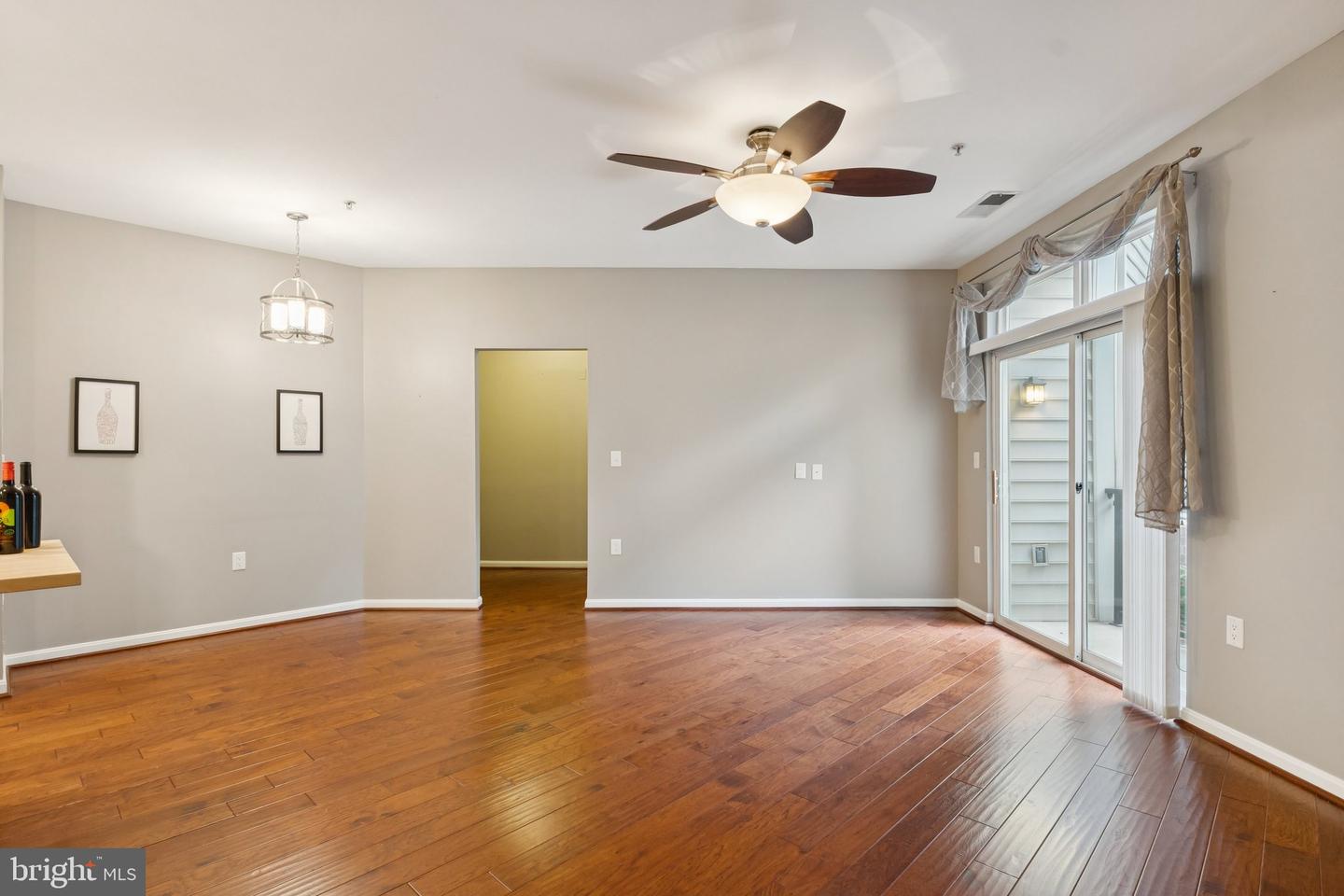 2665 PROSPERITY AVE #111, FAIRFAX, Virginia 22031, 2 Bedrooms Bedrooms, ,2 BathroomsBathrooms,Residential,For sale,2665 PROSPERITY AVE #111,VAFX2269930 MLS # VAFX2269930