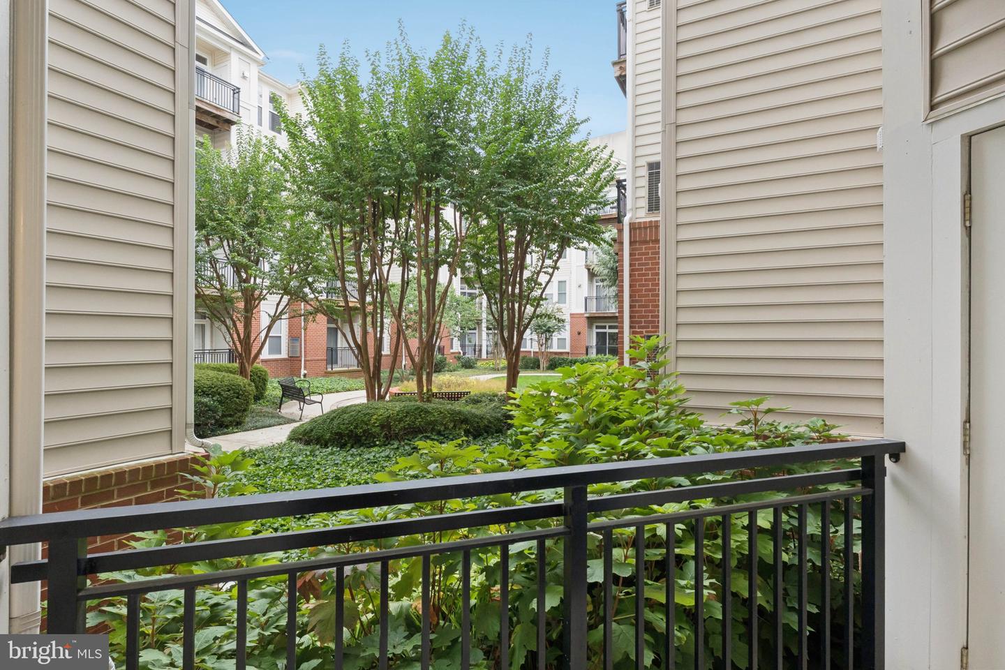 2665 PROSPERITY AVE #111, FAIRFAX, Virginia 22031, 2 Bedrooms Bedrooms, ,2 BathroomsBathrooms,Residential,For sale,2665 PROSPERITY AVE #111,VAFX2269930 MLS # VAFX2269930