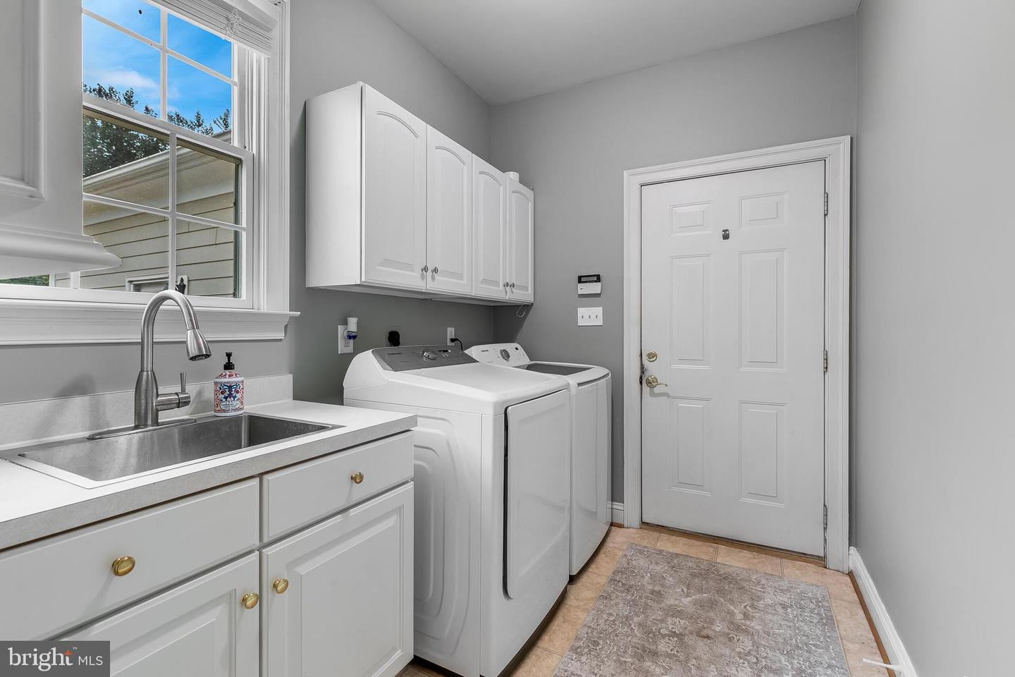 35191 DORNOCH CT, ROUND HILL, Virginia 20141, 5 Bedrooms Bedrooms, ,4 BathroomsBathrooms,Residential,For sale,35191 DORNOCH CT,VALO2107878 MLS # VALO2107878