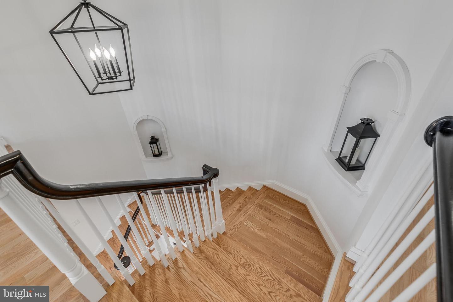 35191 DORNOCH CT, ROUND HILL, Virginia 20141, 5 Bedrooms Bedrooms, ,4 BathroomsBathrooms,Residential,For sale,35191 DORNOCH CT,VALO2107878 MLS # VALO2107878