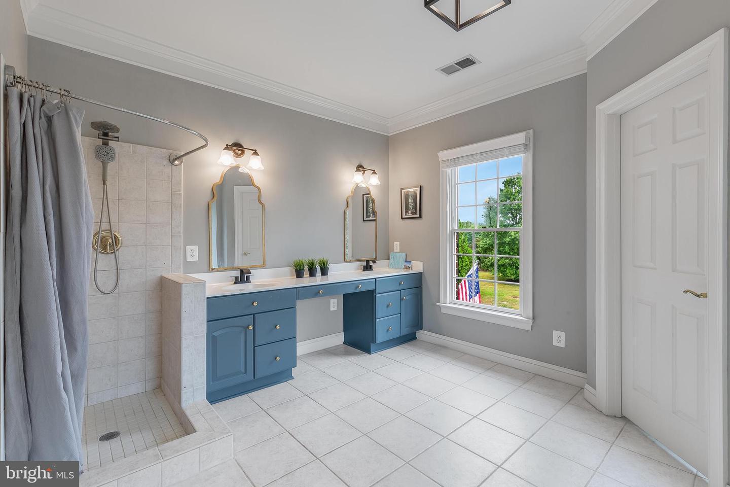 35191 DORNOCH CT, ROUND HILL, Virginia 20141, 5 Bedrooms Bedrooms, ,4 BathroomsBathrooms,Residential,For sale,35191 DORNOCH CT,VALO2107878 MLS # VALO2107878