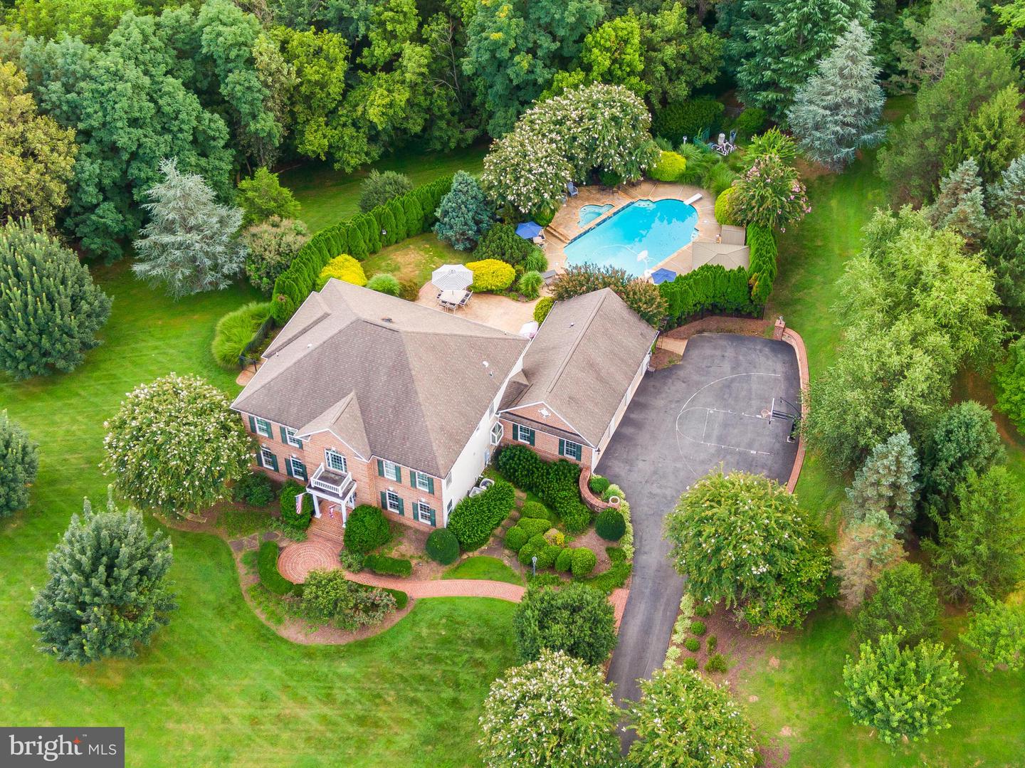 35191 DORNOCH CT, ROUND HILL, Virginia 20141, 5 Bedrooms Bedrooms, ,4 BathroomsBathrooms,Residential,For sale,35191 DORNOCH CT,VALO2107878 MLS # VALO2107878