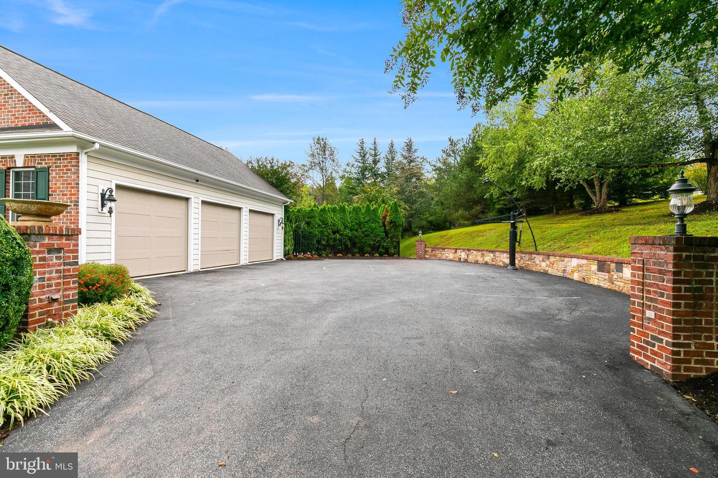 35191 DORNOCH CT, ROUND HILL, Virginia 20141, 5 Bedrooms Bedrooms, ,4 BathroomsBathrooms,Residential,For sale,35191 DORNOCH CT,VALO2107878 MLS # VALO2107878