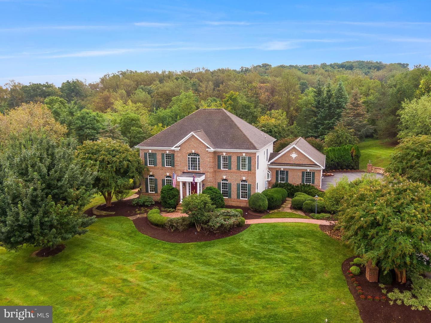 35191 DORNOCH CT, ROUND HILL, Virginia 20141, 5 Bedrooms Bedrooms, ,4 BathroomsBathrooms,Residential,For sale,35191 DORNOCH CT,VALO2107878 MLS # VALO2107878