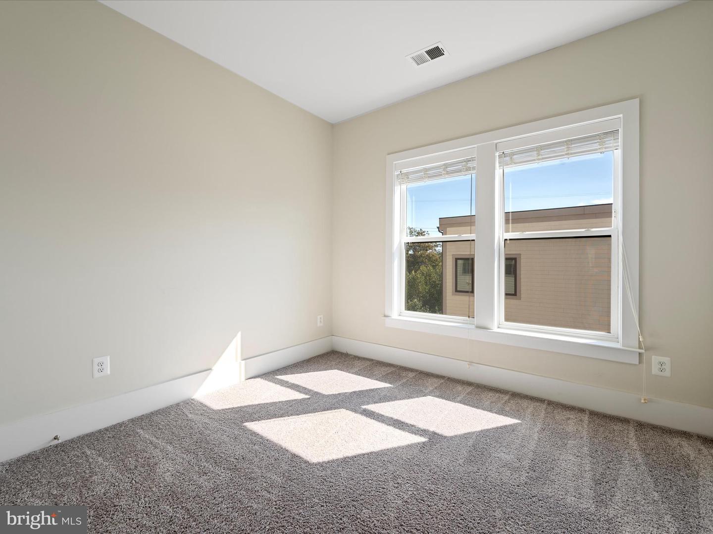 20092 OLD LINE TER, ASHBURN, Virginia 20147, 3 Bedrooms Bedrooms, ,2 BathroomsBathrooms,Residential,For sale,20092 OLD LINE TER,VALO2107842 MLS # VALO2107842