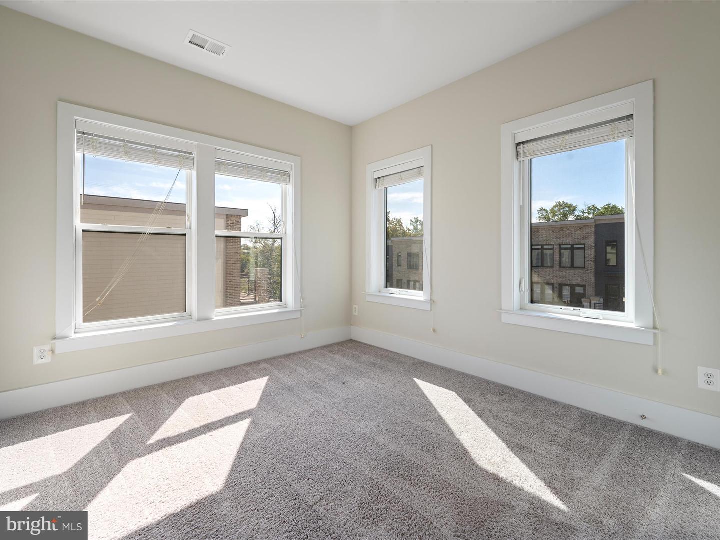 20092 OLD LINE TER, ASHBURN, Virginia 20147, 3 Bedrooms Bedrooms, ,2 BathroomsBathrooms,Residential,For sale,20092 OLD LINE TER,VALO2107842 MLS # VALO2107842