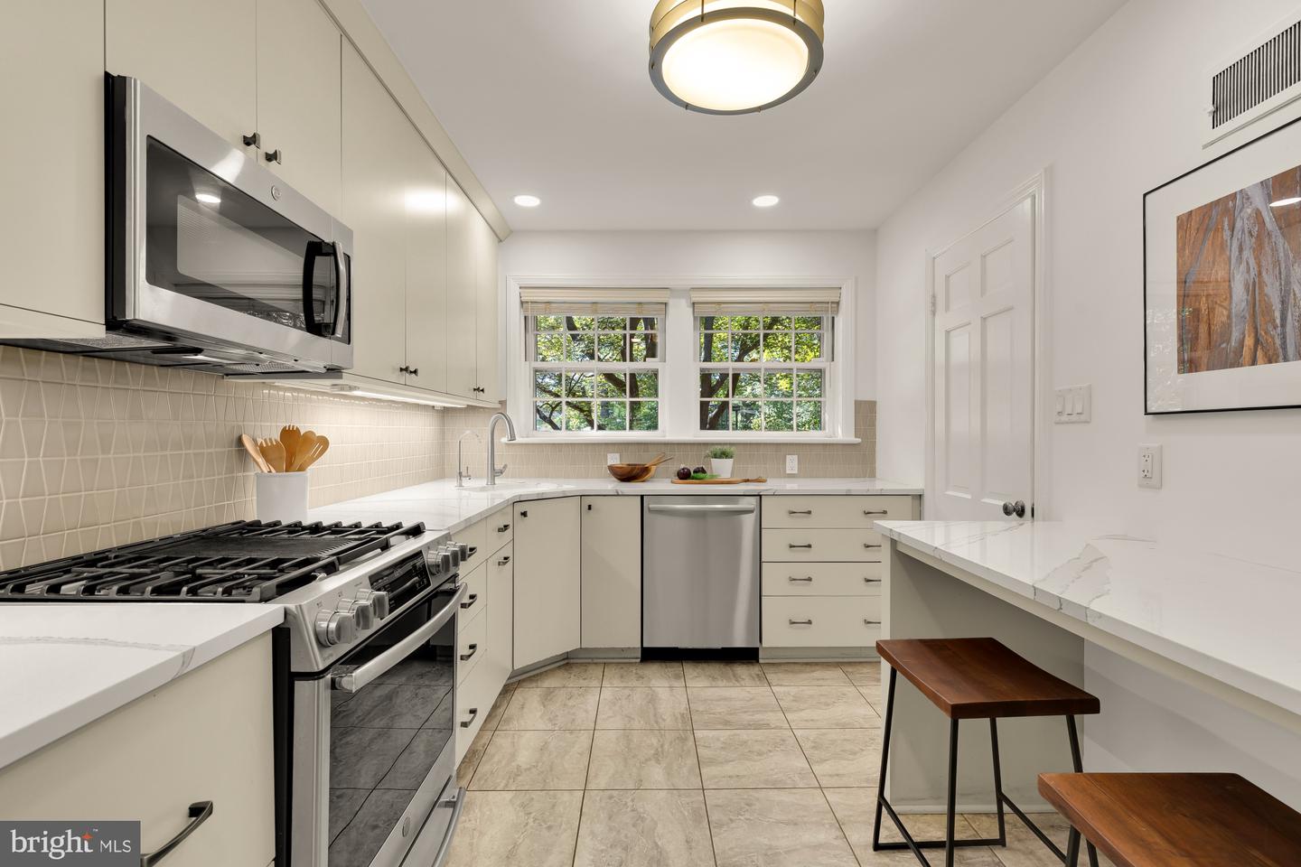 2813 29TH PL NW, WASHINGTON, District Of Columbia 20008, 4 Bedrooms Bedrooms, ,4 BathroomsBathrooms,Residential,For sale,2813 29TH PL NW,DCDC2224798 MLS # DCDC2224798