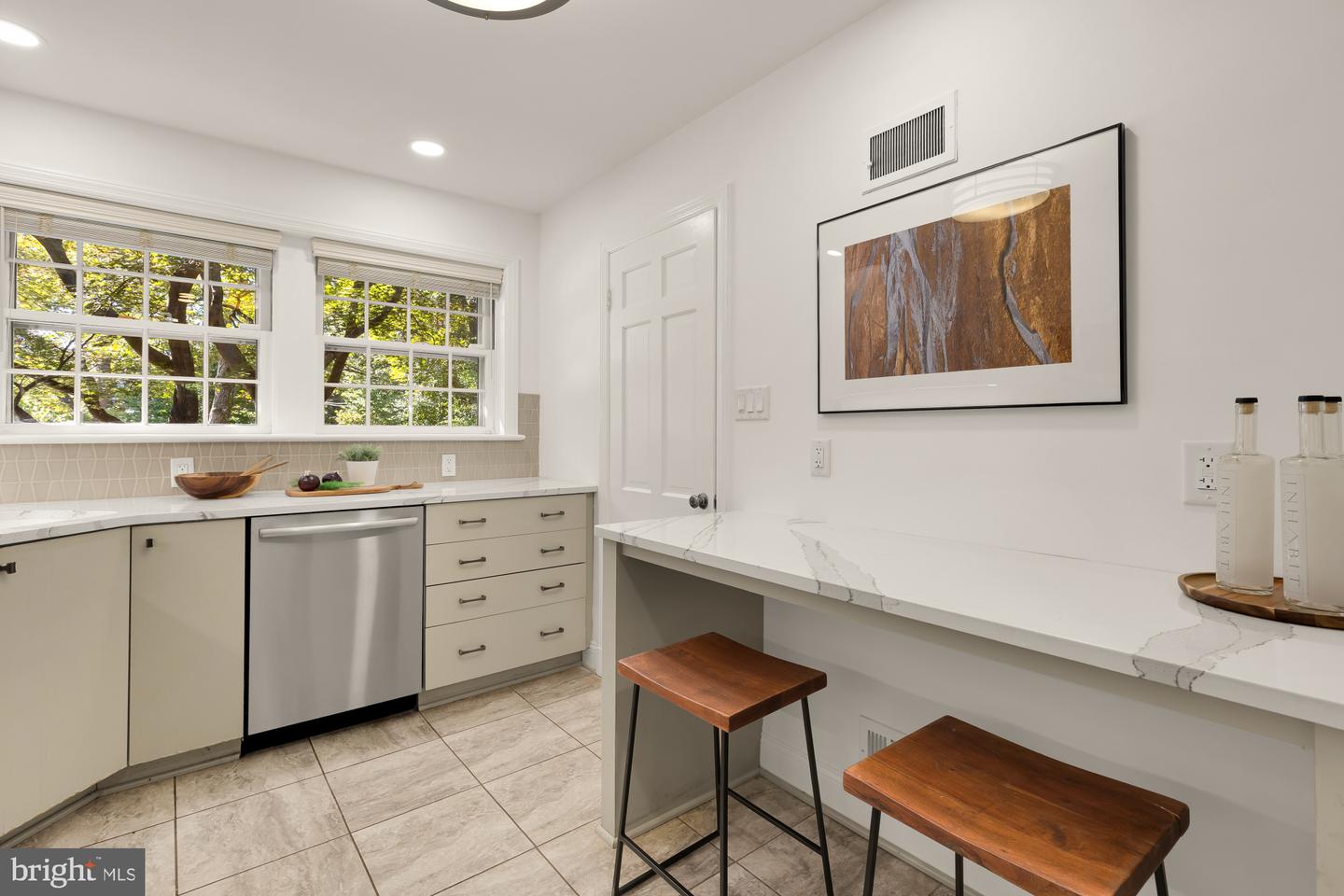 2813 29TH PL NW, WASHINGTON, District Of Columbia 20008, 4 Bedrooms Bedrooms, ,4 BathroomsBathrooms,Residential,For sale,2813 29TH PL NW,DCDC2224798 MLS # DCDC2224798