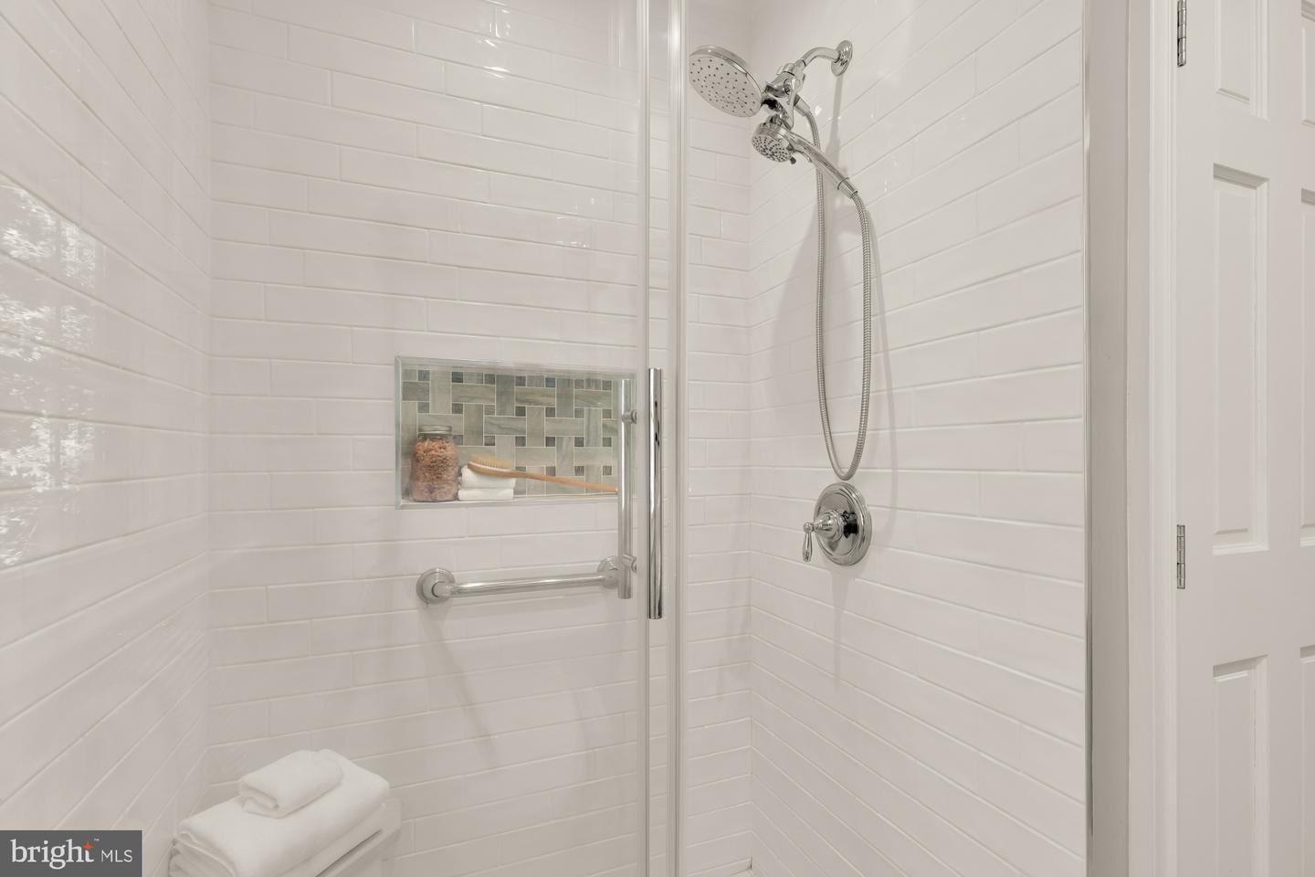 2813 29TH PL NW, WASHINGTON, District Of Columbia 20008, 4 Bedrooms Bedrooms, ,4 BathroomsBathrooms,Residential,For sale,2813 29TH PL NW,DCDC2224798 MLS # DCDC2224798