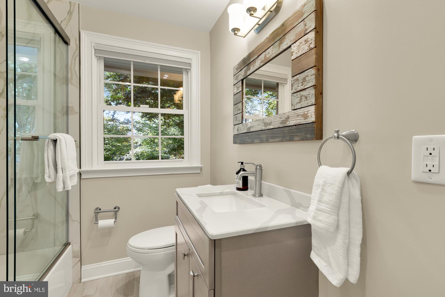 2813 29TH PL NW, WASHINGTON, District Of Columbia 20008, 4 Bedrooms Bedrooms, ,4 BathroomsBathrooms,Residential,For sale,2813 29TH PL NW,DCDC2224798 MLS # DCDC2224798