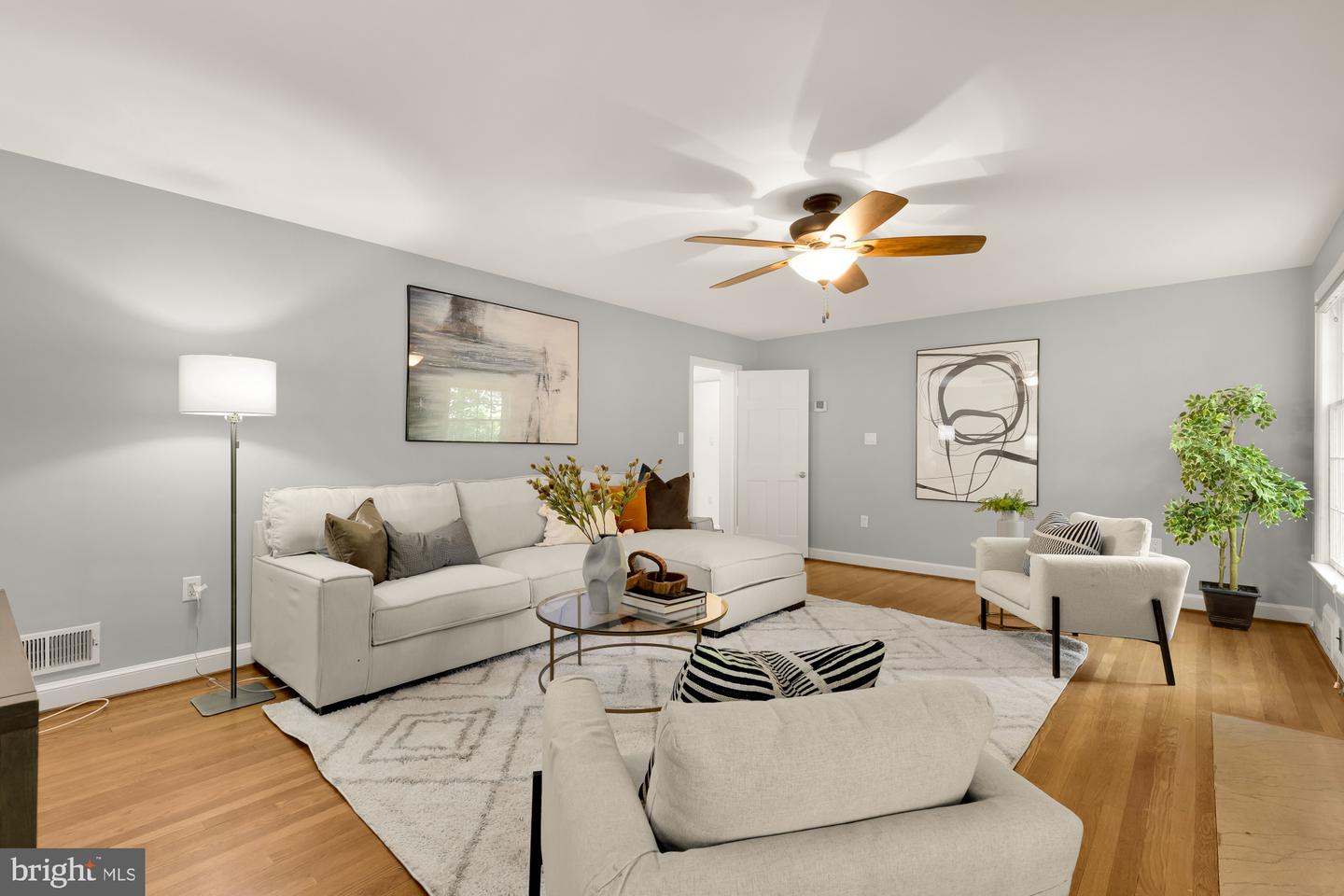 2813 29TH PL NW, WASHINGTON, District Of Columbia 20008, 4 Bedrooms Bedrooms, ,4 BathroomsBathrooms,Residential,For sale,2813 29TH PL NW,DCDC2224798 MLS # DCDC2224798