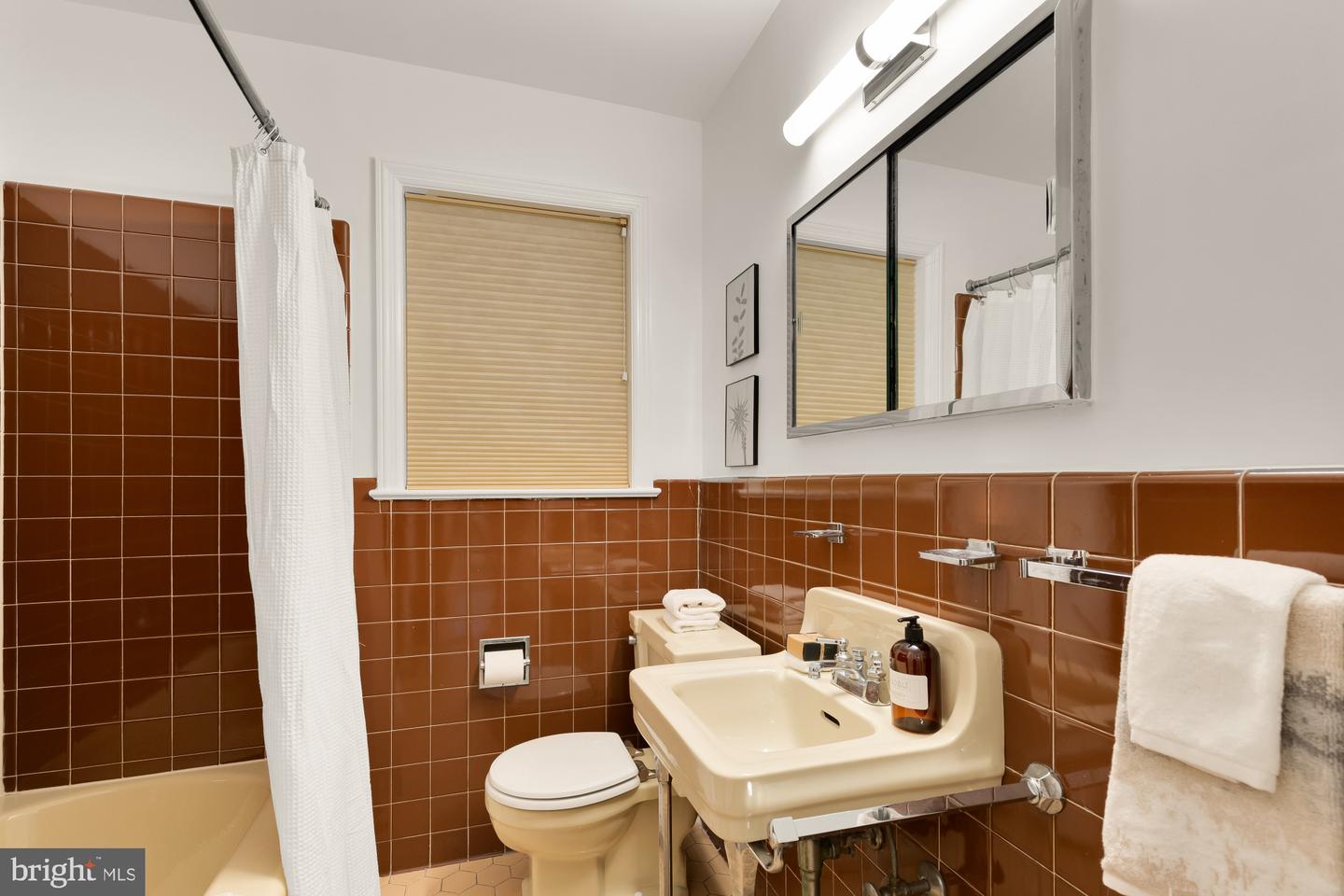 2813 29TH PL NW, WASHINGTON, District Of Columbia 20008, 4 Bedrooms Bedrooms, ,4 BathroomsBathrooms,Residential,For sale,2813 29TH PL NW,DCDC2224798 MLS # DCDC2224798