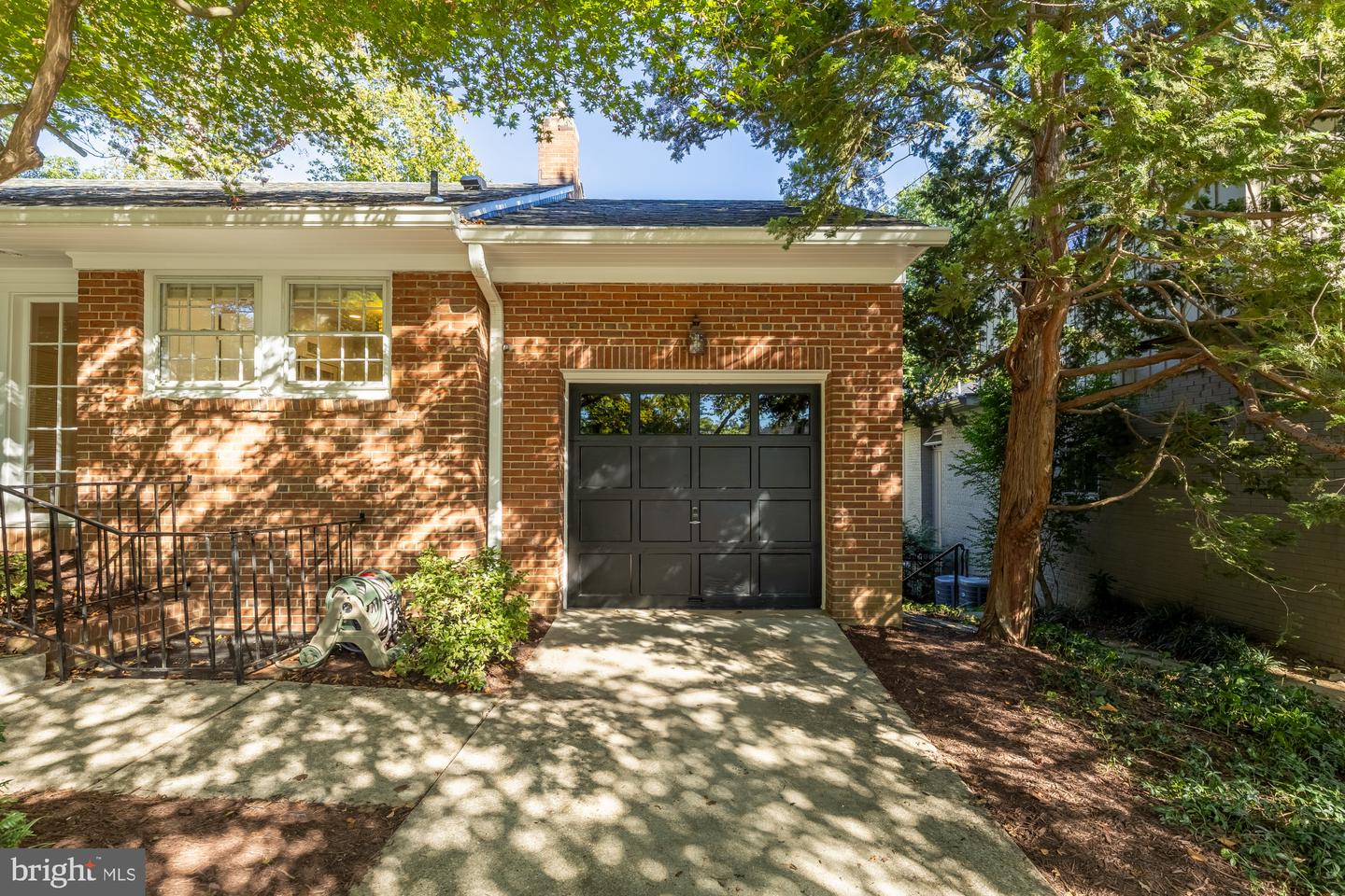 2813 29TH PL NW, WASHINGTON, District Of Columbia 20008, 4 Bedrooms Bedrooms, ,4 BathroomsBathrooms,Residential,For sale,2813 29TH PL NW,DCDC2224798 MLS # DCDC2224798