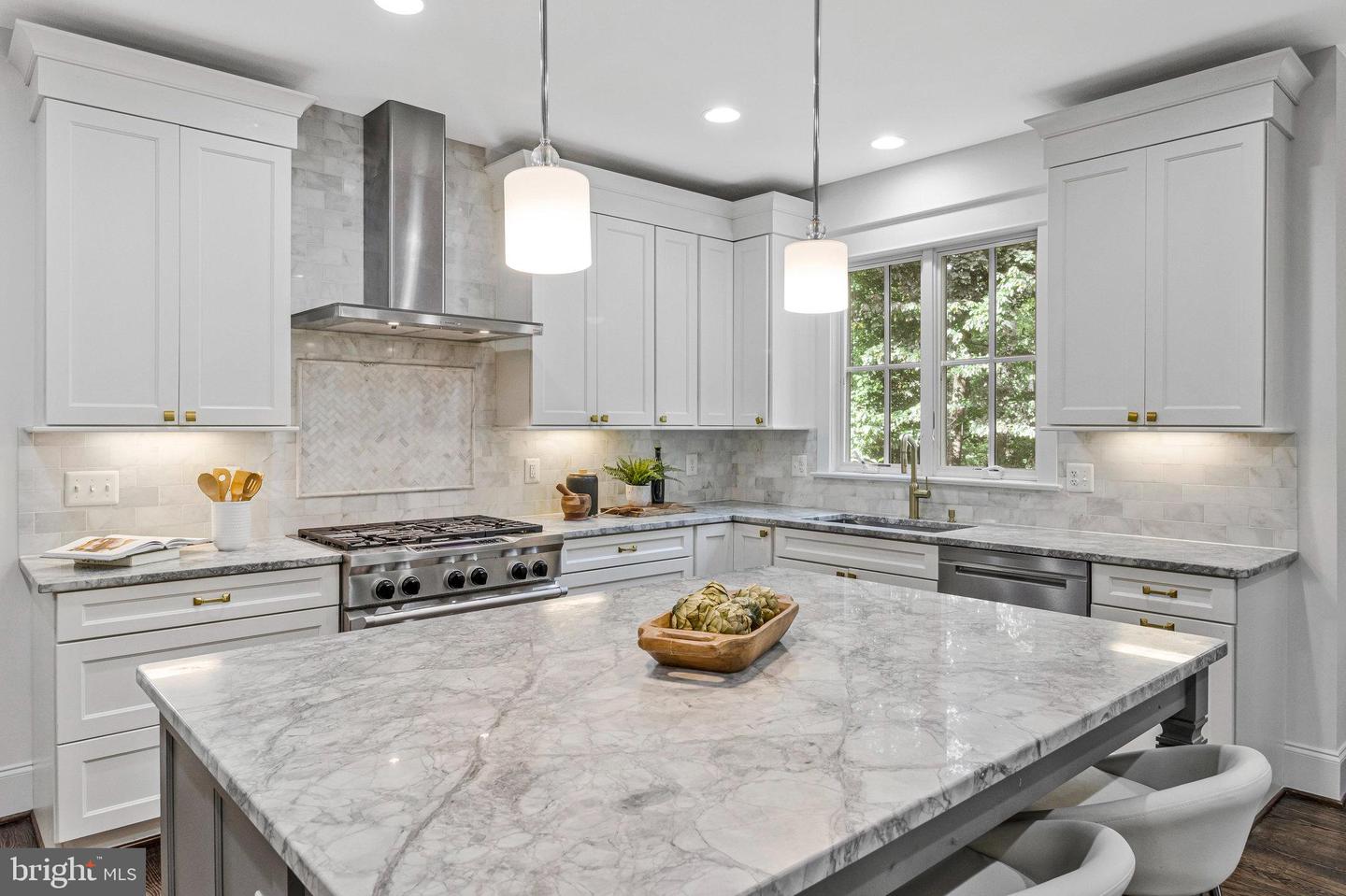 7310 HUGHES CT, FALLS CHURCH, Virginia 22046, 6 Bedrooms Bedrooms, ,5 BathroomsBathrooms,Residential,For sale,7310 HUGHES CT,VAFX2269924 MLS # VAFX2269924