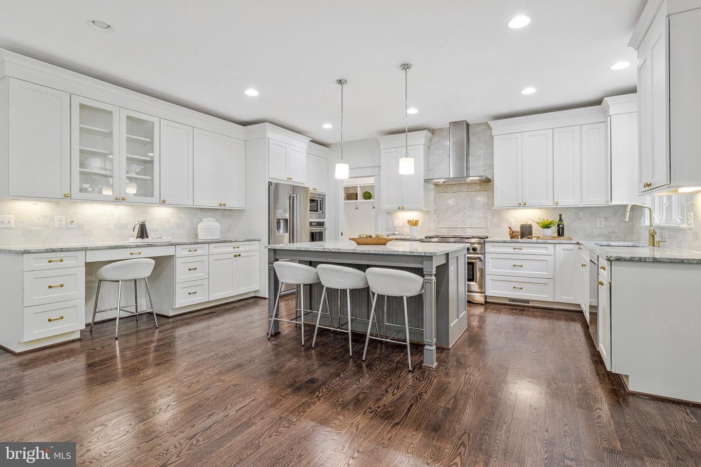 7310 HUGHES CT, FALLS CHURCH, Virginia 22046, 6 Bedrooms Bedrooms, ,5 BathroomsBathrooms,Residential,For sale,7310 HUGHES CT,VAFX2269924 MLS # VAFX2269924