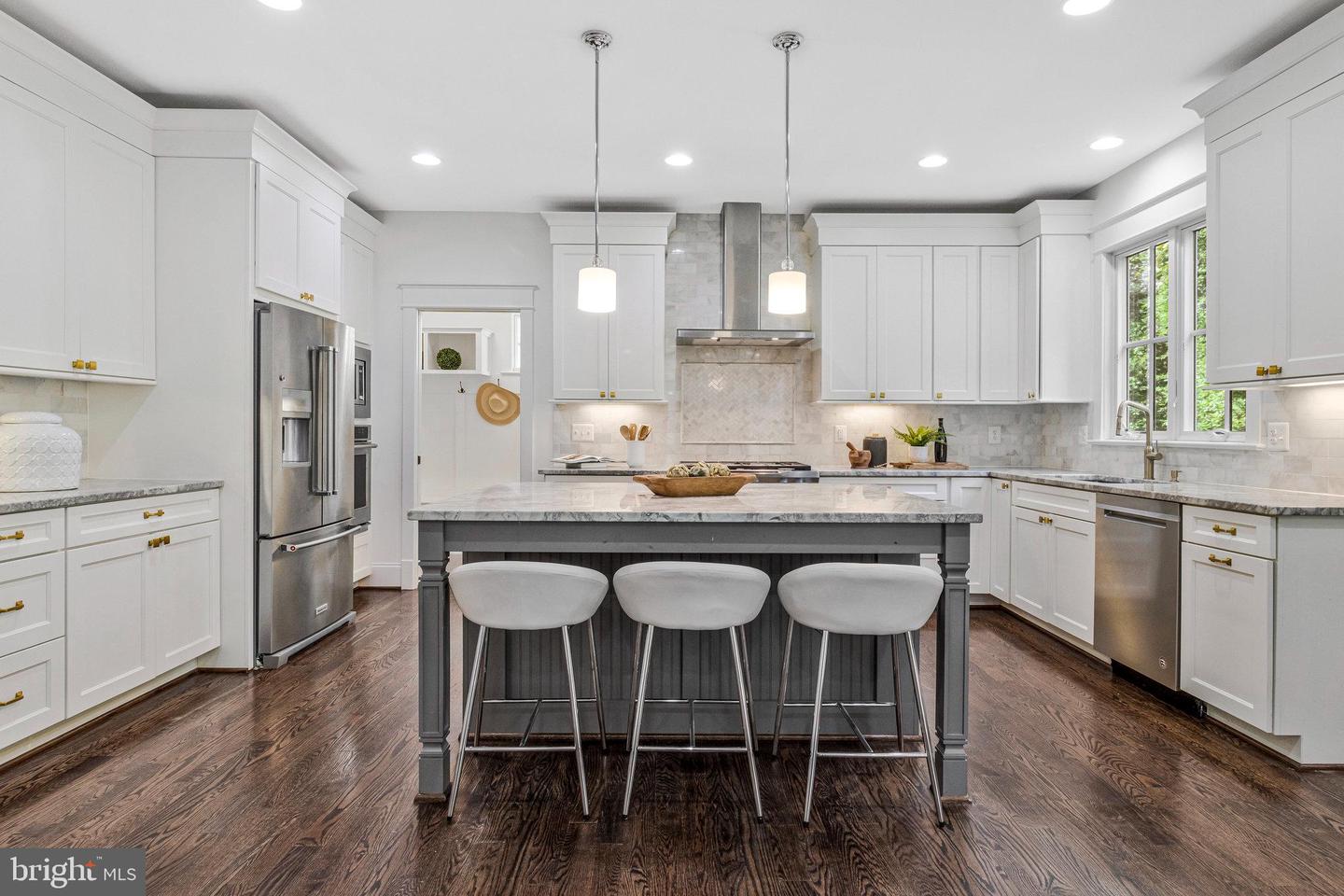 7310 HUGHES CT, FALLS CHURCH, Virginia 22046, 6 Bedrooms Bedrooms, ,5 BathroomsBathrooms,Residential,For sale,7310 HUGHES CT,VAFX2269924 MLS # VAFX2269924