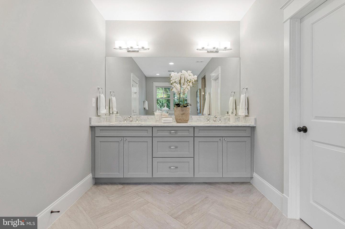 7310 HUGHES CT, FALLS CHURCH, Virginia 22046, 6 Bedrooms Bedrooms, ,5 BathroomsBathrooms,Residential,For sale,7310 HUGHES CT,VAFX2269924 MLS # VAFX2269924