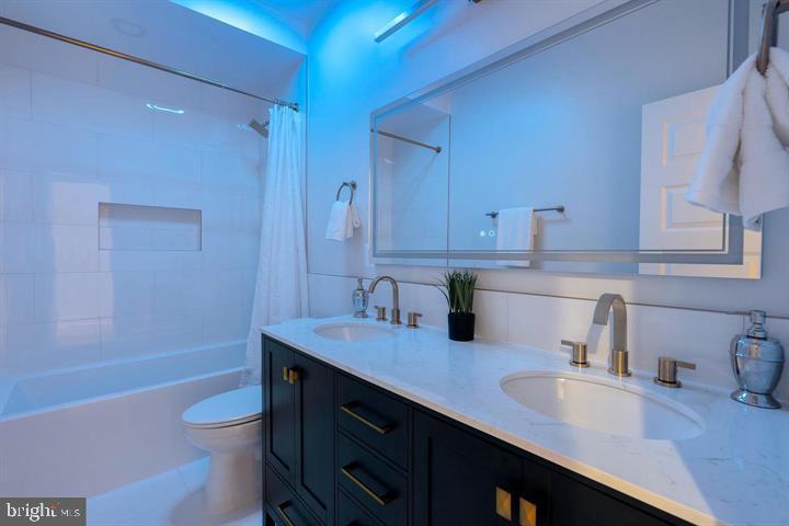 525 KENNEDY ST NW #1, WASHINGTON, District Of Columbia 20011, 3 Bedrooms Bedrooms, ,2 BathroomsBathrooms,Residential,For sale,525 KENNEDY ST NW #1,DCDC2224808 MLS # DCDC2224808