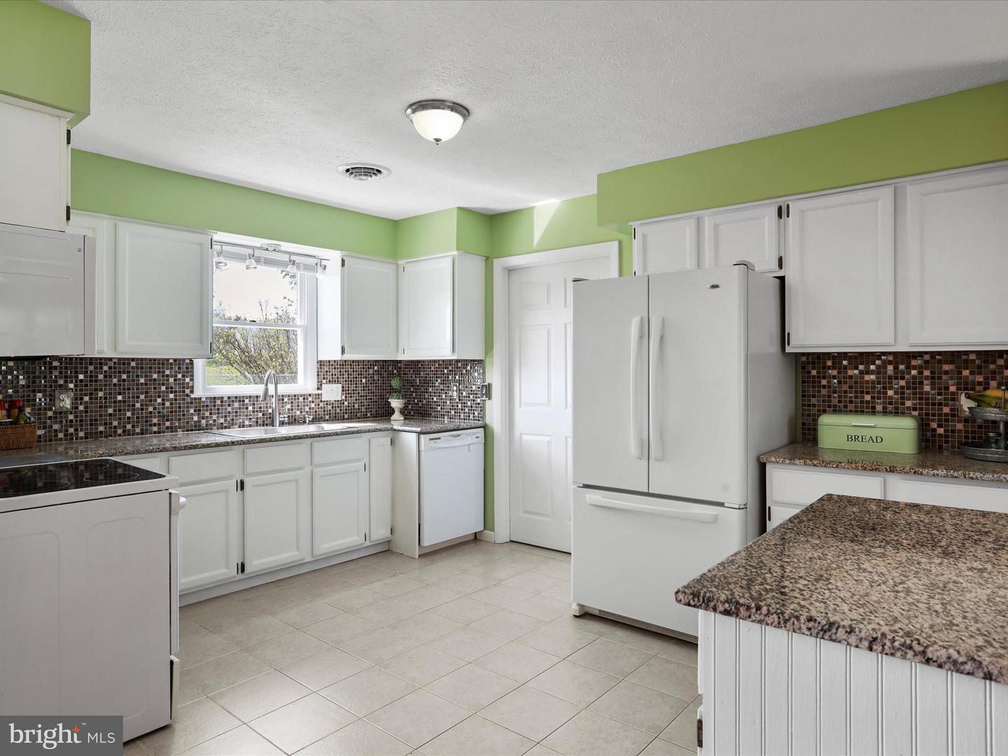146 SUNSHINE DR, WINCHESTER, Virginia 22602, 3 Bedrooms Bedrooms, ,2 BathroomsBathrooms,Residential,For sale,146 SUNSHINE DR,VAFV2037112 MLS # VAFV2037112