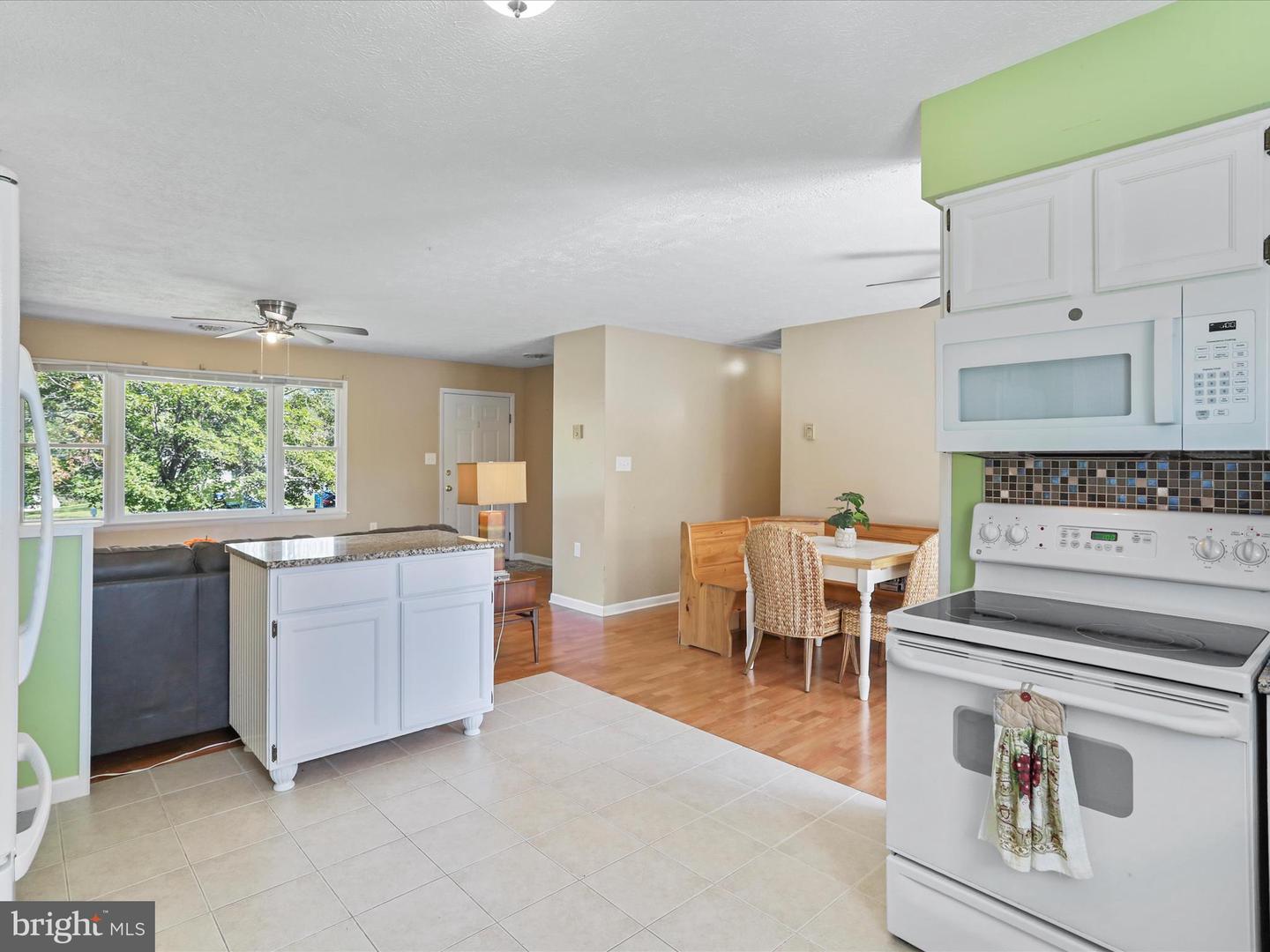 146 SUNSHINE DR, WINCHESTER, Virginia 22602, 3 Bedrooms Bedrooms, ,2 BathroomsBathrooms,Residential,For sale,146 SUNSHINE DR,VAFV2037112 MLS # VAFV2037112