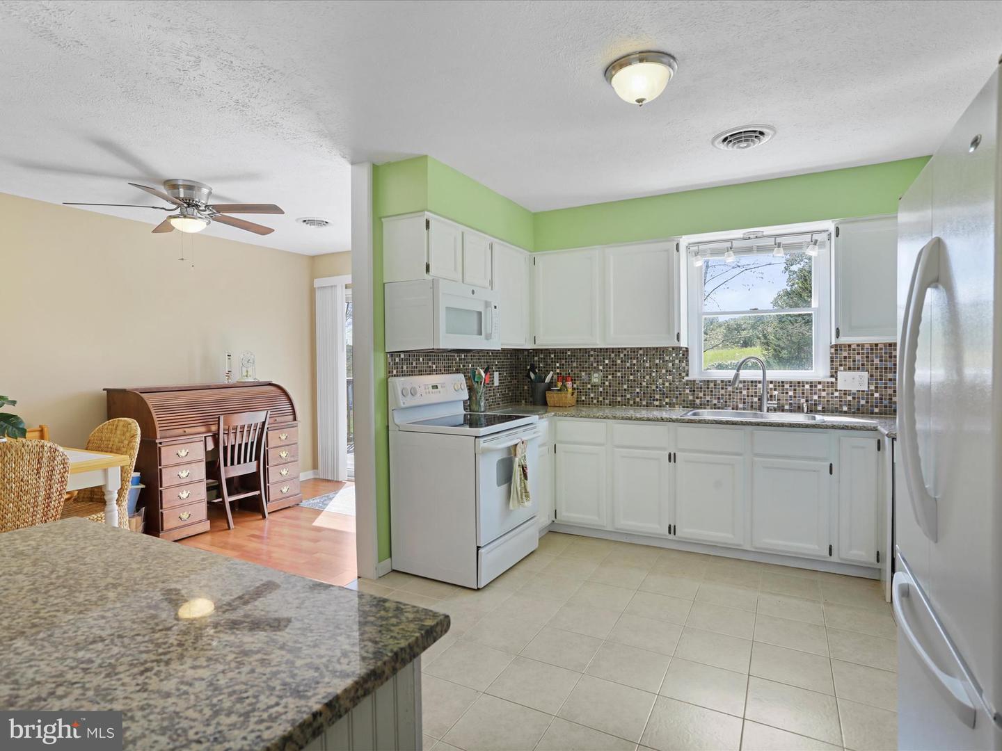 146 SUNSHINE DR, WINCHESTER, Virginia 22602, 3 Bedrooms Bedrooms, ,2 BathroomsBathrooms,Residential,For sale,146 SUNSHINE DR,VAFV2037112 MLS # VAFV2037112