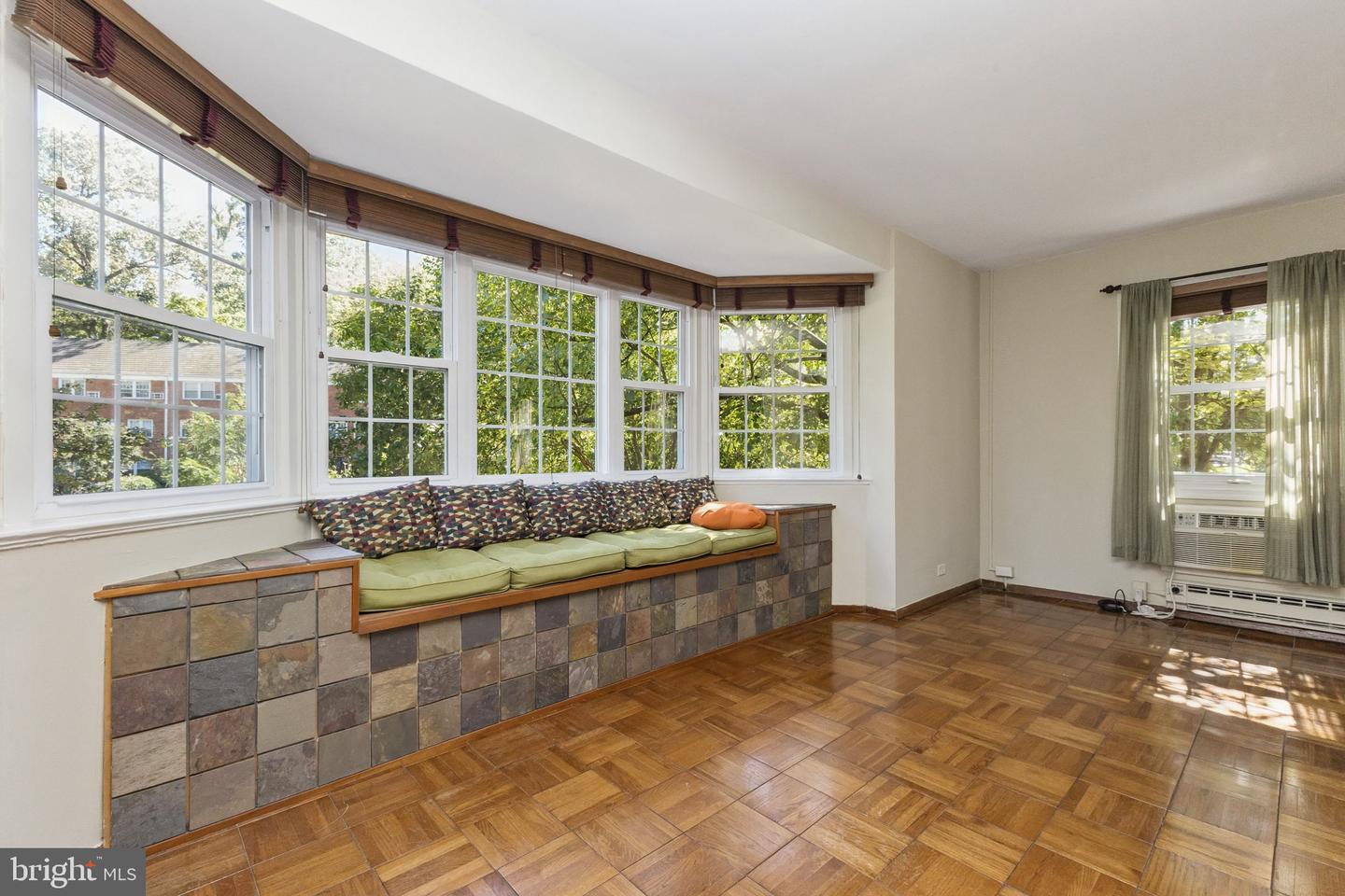 1609 PRESTON RD, ALEXANDRIA, Virginia 22302, 2 Bedrooms Bedrooms, ,1 BathroomBathrooms,Residential,For sale,1609 PRESTON RD,VAAX2050332 MLS # VAAX2050332