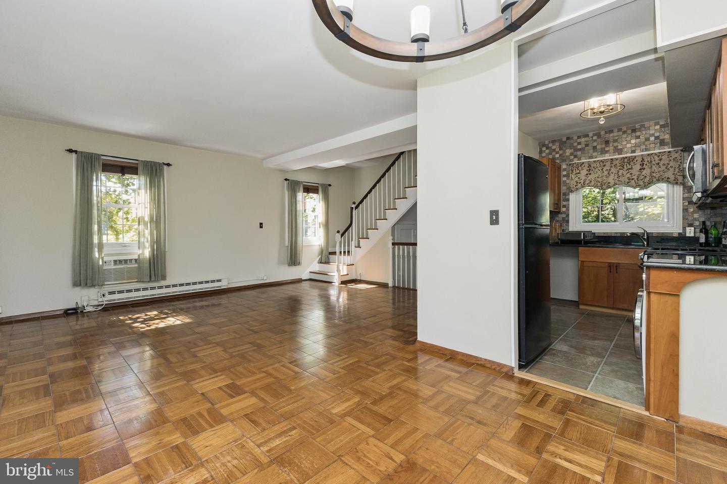 1609 PRESTON RD, ALEXANDRIA, Virginia 22302, 2 Bedrooms Bedrooms, ,1 BathroomBathrooms,Residential,For sale,1609 PRESTON RD,VAAX2050332 MLS # VAAX2050332