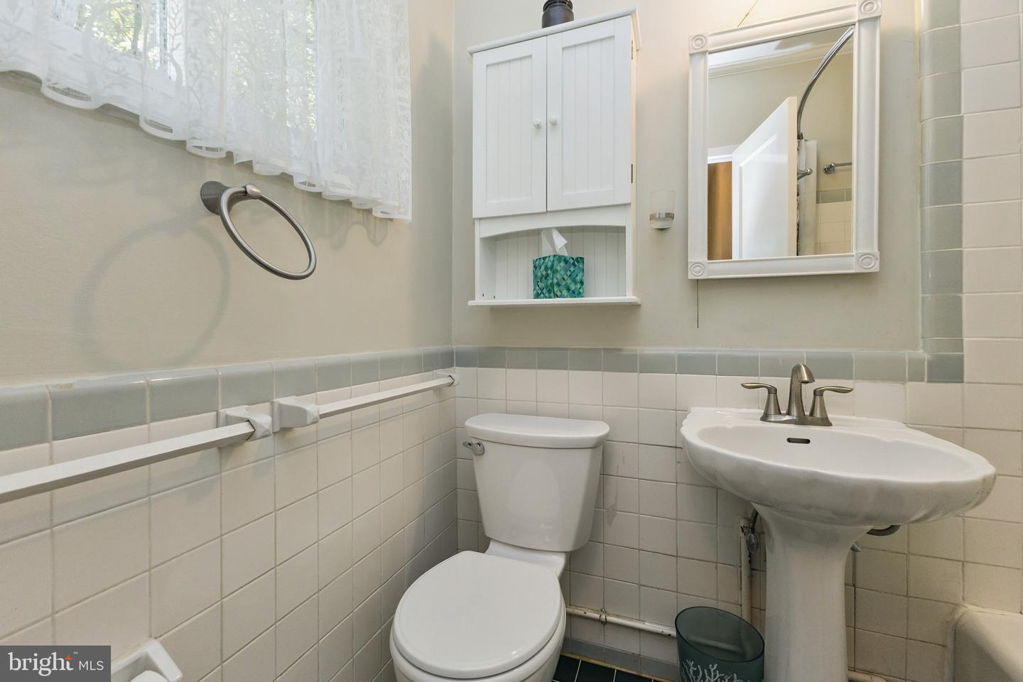1609 PRESTON RD, ALEXANDRIA, Virginia 22302, 2 Bedrooms Bedrooms, ,1 BathroomBathrooms,Residential,For sale,1609 PRESTON RD,VAAX2050332 MLS # VAAX2050332