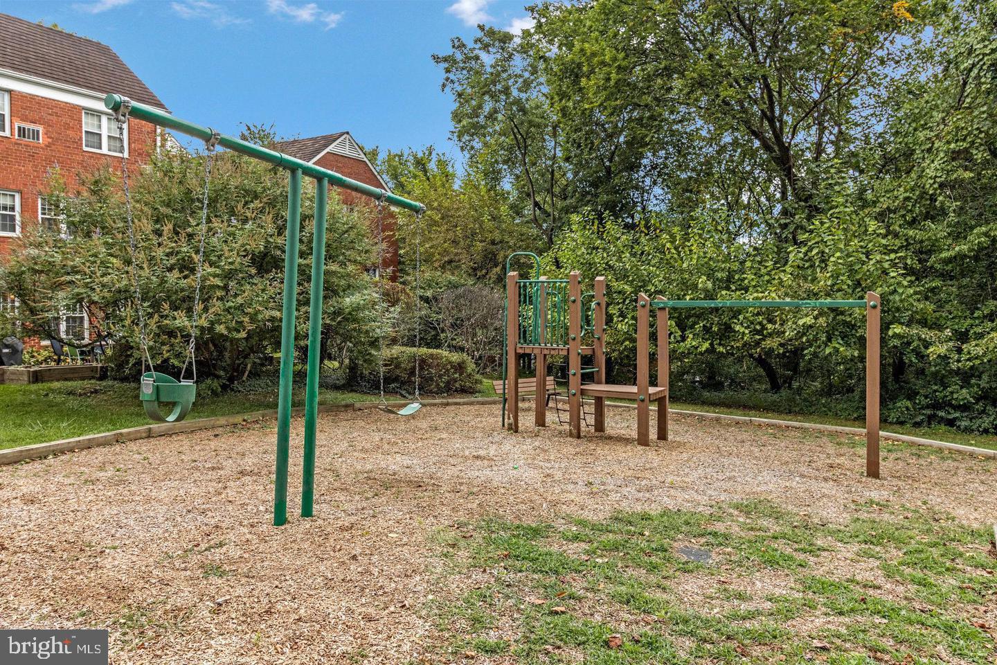 1609 PRESTON RD, ALEXANDRIA, Virginia 22302, 2 Bedrooms Bedrooms, ,1 BathroomBathrooms,Residential,For sale,1609 PRESTON RD,VAAX2050332 MLS # VAAX2050332