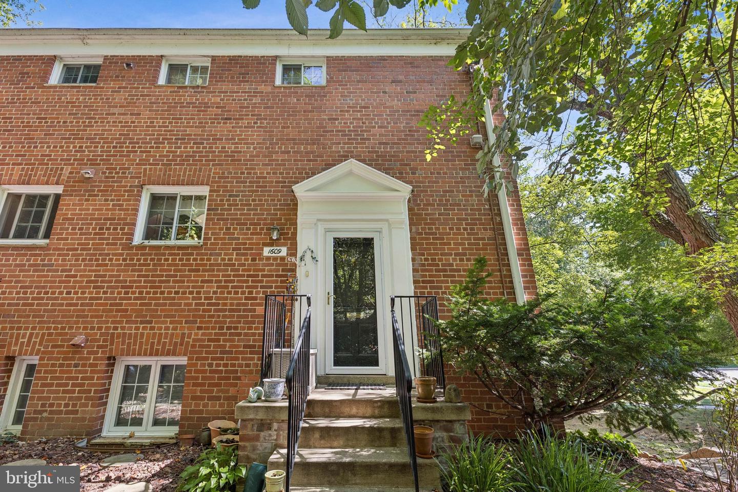 1609 PRESTON RD, ALEXANDRIA, Virginia 22302, 2 Bedrooms Bedrooms, ,1 BathroomBathrooms,Residential,For sale,1609 PRESTON RD,VAAX2050332 MLS # VAAX2050332