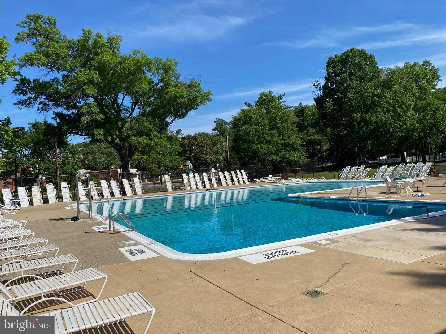 1609 PRESTON RD, ALEXANDRIA, Virginia 22302, 2 Bedrooms Bedrooms, ,1 BathroomBathrooms,Residential,For sale,1609 PRESTON RD,VAAX2050332 MLS # VAAX2050332