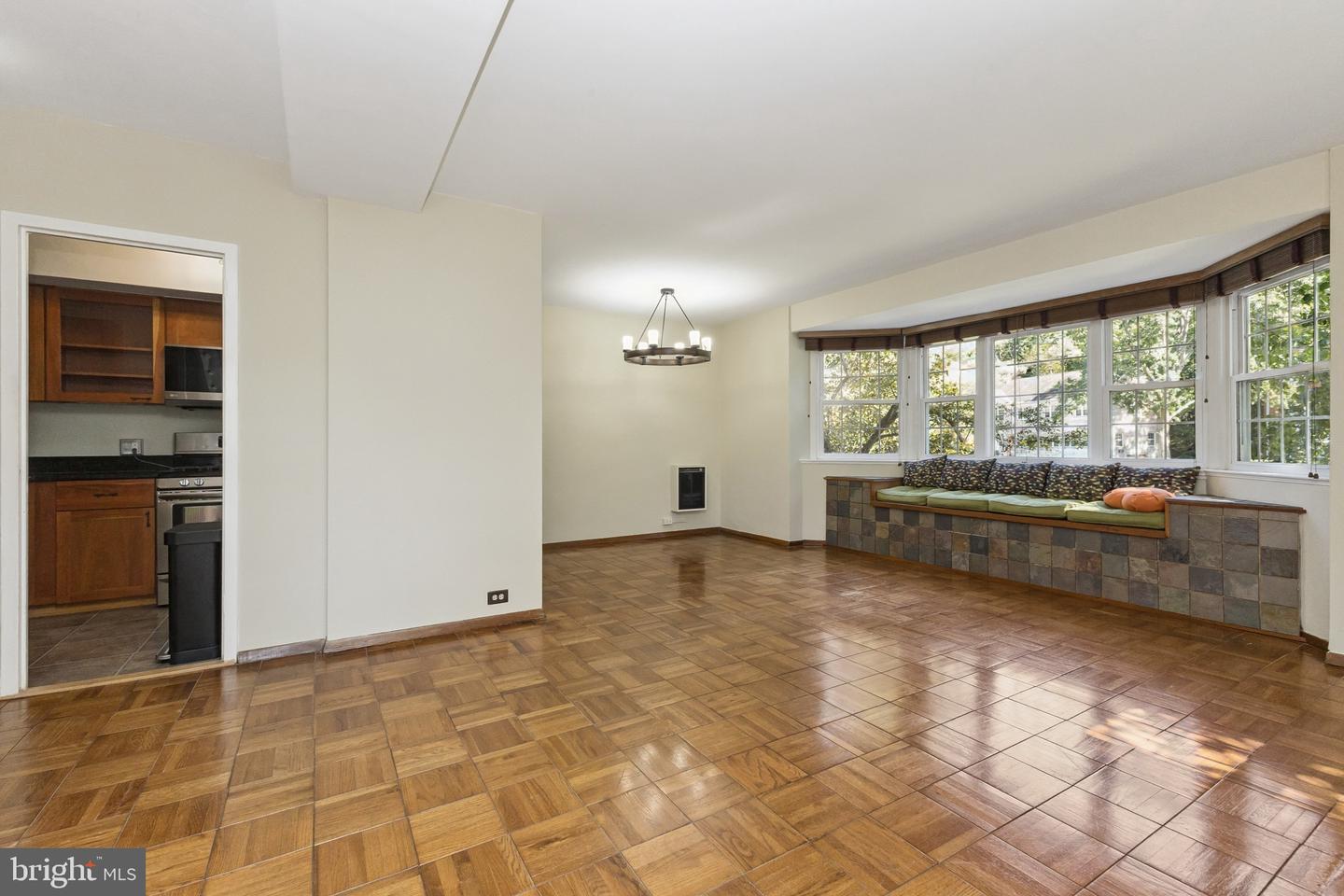 1609 PRESTON RD, ALEXANDRIA, Virginia 22302, 2 Bedrooms Bedrooms, ,1 BathroomBathrooms,Residential,For sale,1609 PRESTON RD,VAAX2050332 MLS # VAAX2050332