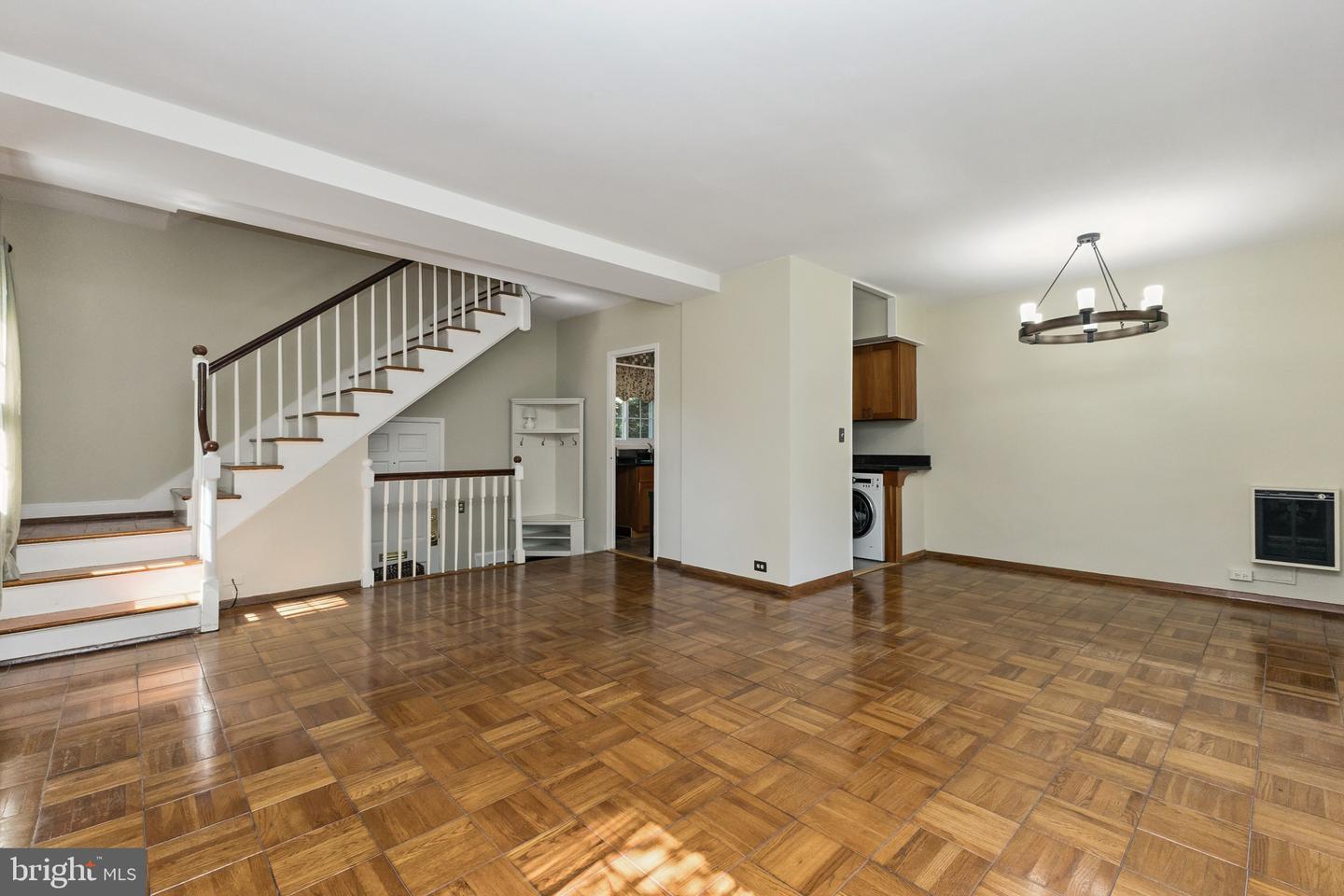 1609 PRESTON RD, ALEXANDRIA, Virginia 22302, 2 Bedrooms Bedrooms, ,1 BathroomBathrooms,Residential,For sale,1609 PRESTON RD,VAAX2050332 MLS # VAAX2050332