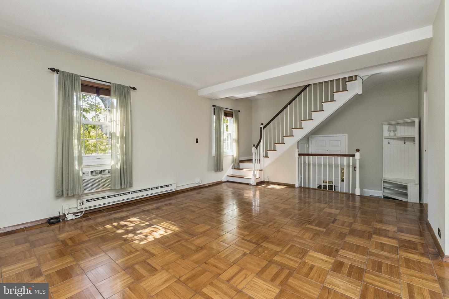 1609 PRESTON RD, ALEXANDRIA, Virginia 22302, 2 Bedrooms Bedrooms, ,1 BathroomBathrooms,Residential,For sale,1609 PRESTON RD,VAAX2050332 MLS # VAAX2050332