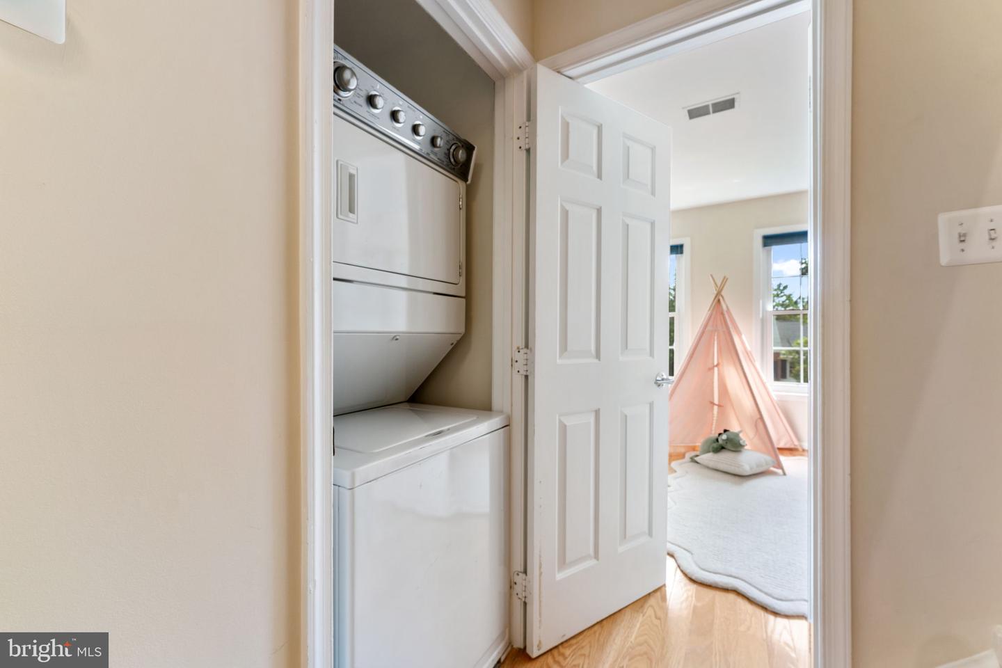 3613 12TH ST S, ARLINGTON, Virginia 22204, 3 Bedrooms Bedrooms, ,3 BathroomsBathrooms,Residential,For sale,3613 12TH ST S,VAAR2064282 MLS # VAAR2064282