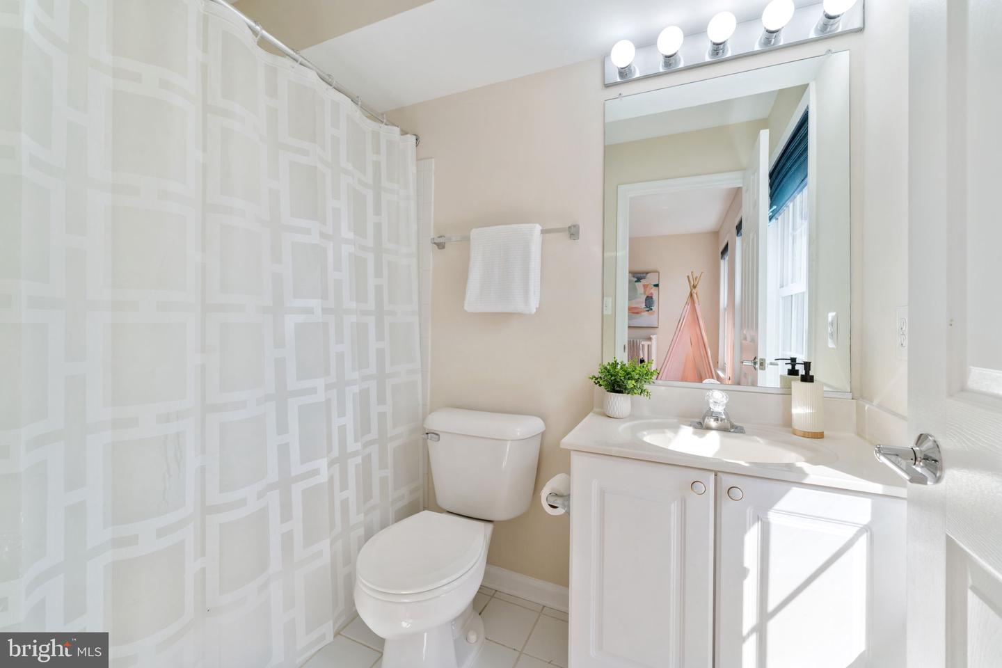 3613 12TH ST S, ARLINGTON, Virginia 22204, 3 Bedrooms Bedrooms, ,3 BathroomsBathrooms,Residential,For sale,3613 12TH ST S,VAAR2064282 MLS # VAAR2064282