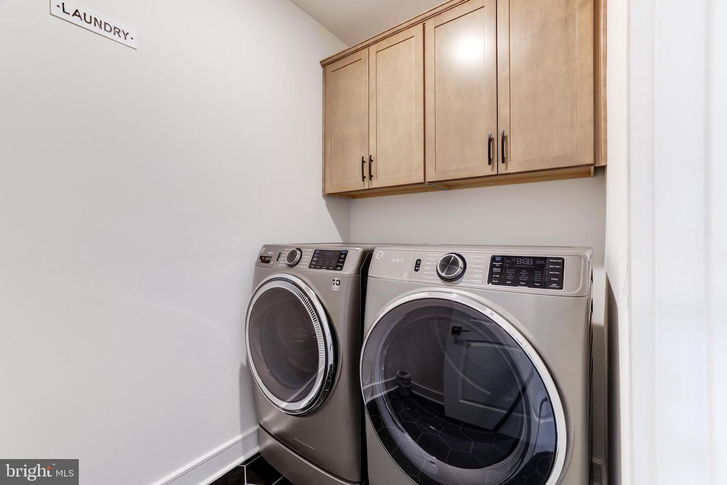 41490 BEDFORD FALLS CT, ALDIE, Virginia 20105, 5 Bedrooms Bedrooms, ,4 BathroomsBathrooms,Residential,For sale,41490 BEDFORD FALLS CT,VALO2107886 MLS # VALO2107886
