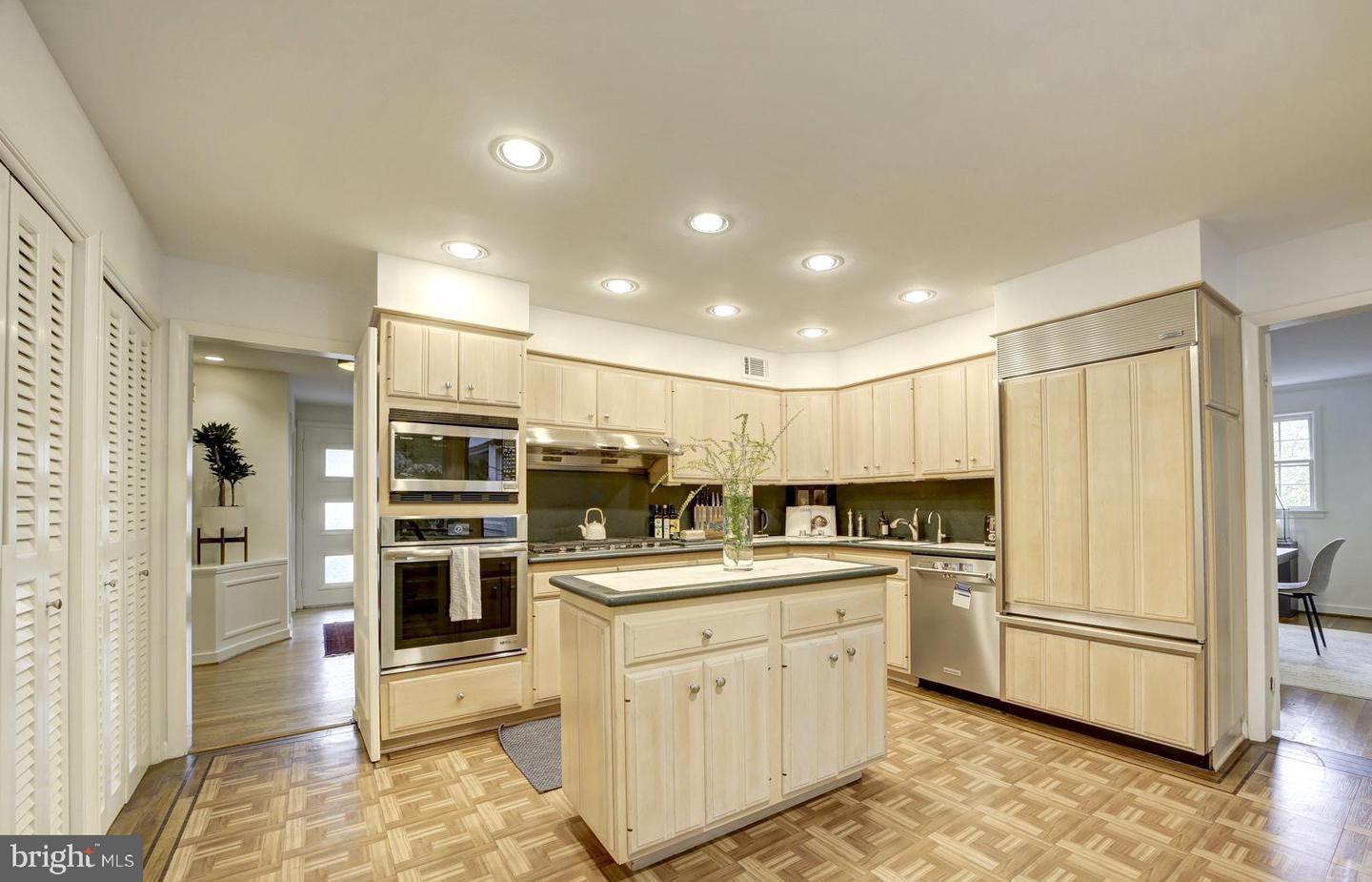 2824 ELLICOTT ST NW, WASHINGTON, District Of Columbia 20008, 6 Bedrooms Bedrooms, ,4 BathroomsBathrooms,Residential,For sale,2824 ELLICOTT ST NW,DCDC2224852 MLS # DCDC2224852