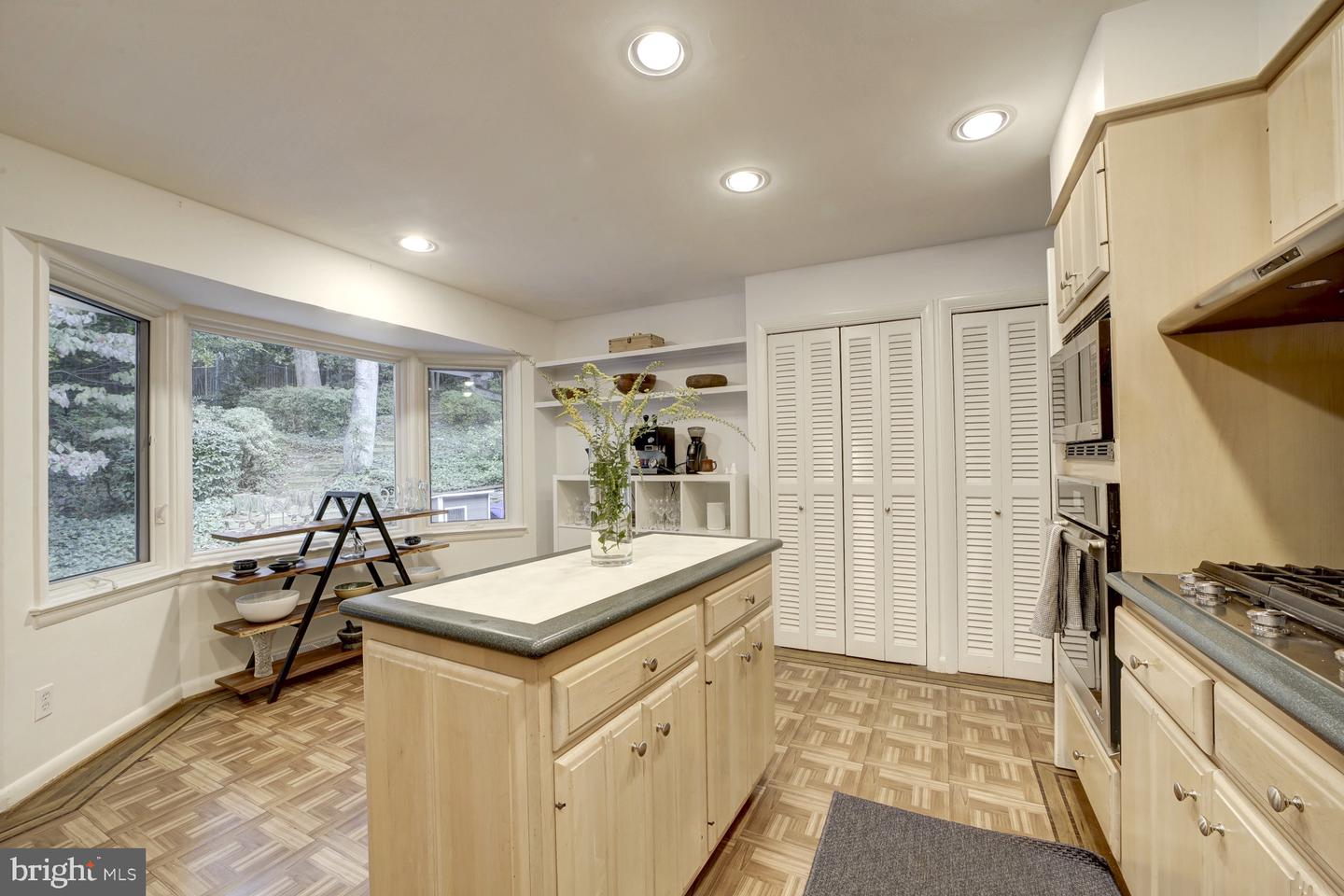 2824 ELLICOTT ST NW, WASHINGTON, District Of Columbia 20008, 6 Bedrooms Bedrooms, ,4 BathroomsBathrooms,Residential,For sale,2824 ELLICOTT ST NW,DCDC2224852 MLS # DCDC2224852