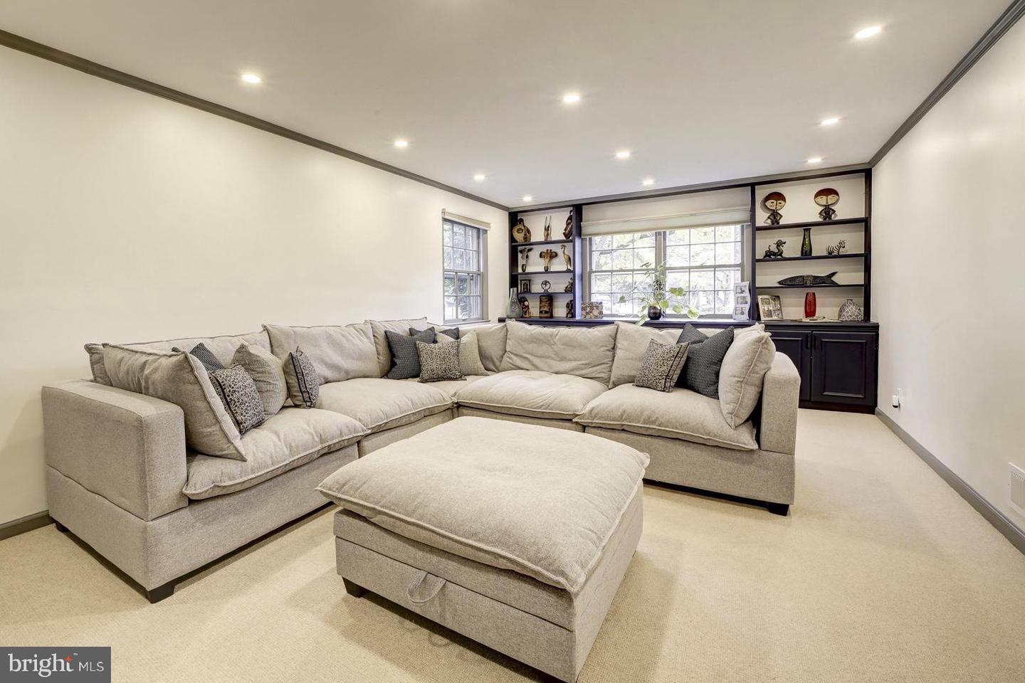 2824 ELLICOTT ST NW, WASHINGTON, District Of Columbia 20008, 6 Bedrooms Bedrooms, ,4 BathroomsBathrooms,Residential,For sale,2824 ELLICOTT ST NW,DCDC2224852 MLS # DCDC2224852