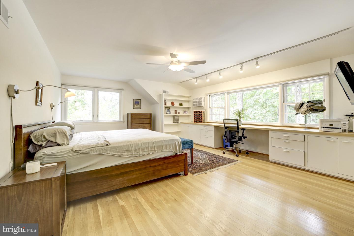2824 ELLICOTT ST NW, WASHINGTON, District Of Columbia 20008, 6 Bedrooms Bedrooms, ,4 BathroomsBathrooms,Residential,For sale,2824 ELLICOTT ST NW,DCDC2224852 MLS # DCDC2224852