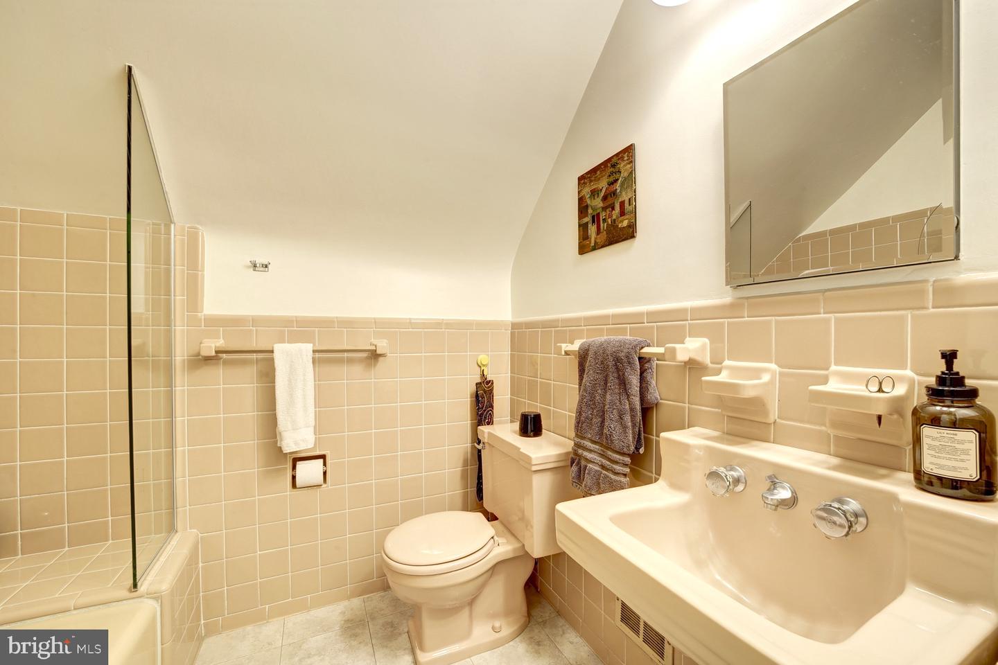 2824 ELLICOTT ST NW, WASHINGTON, District Of Columbia 20008, 6 Bedrooms Bedrooms, ,4 BathroomsBathrooms,Residential,For sale,2824 ELLICOTT ST NW,DCDC2224852 MLS # DCDC2224852