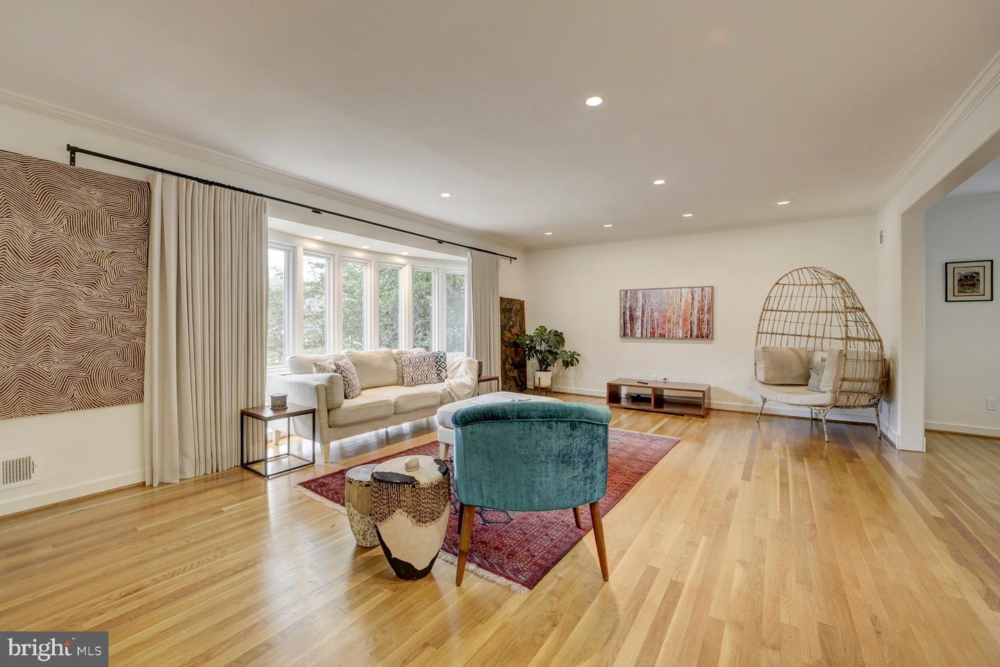 2824 ELLICOTT ST NW, WASHINGTON, District Of Columbia 20008, 6 Bedrooms Bedrooms, ,4 BathroomsBathrooms,Residential,For sale,2824 ELLICOTT ST NW,DCDC2224852 MLS # DCDC2224852